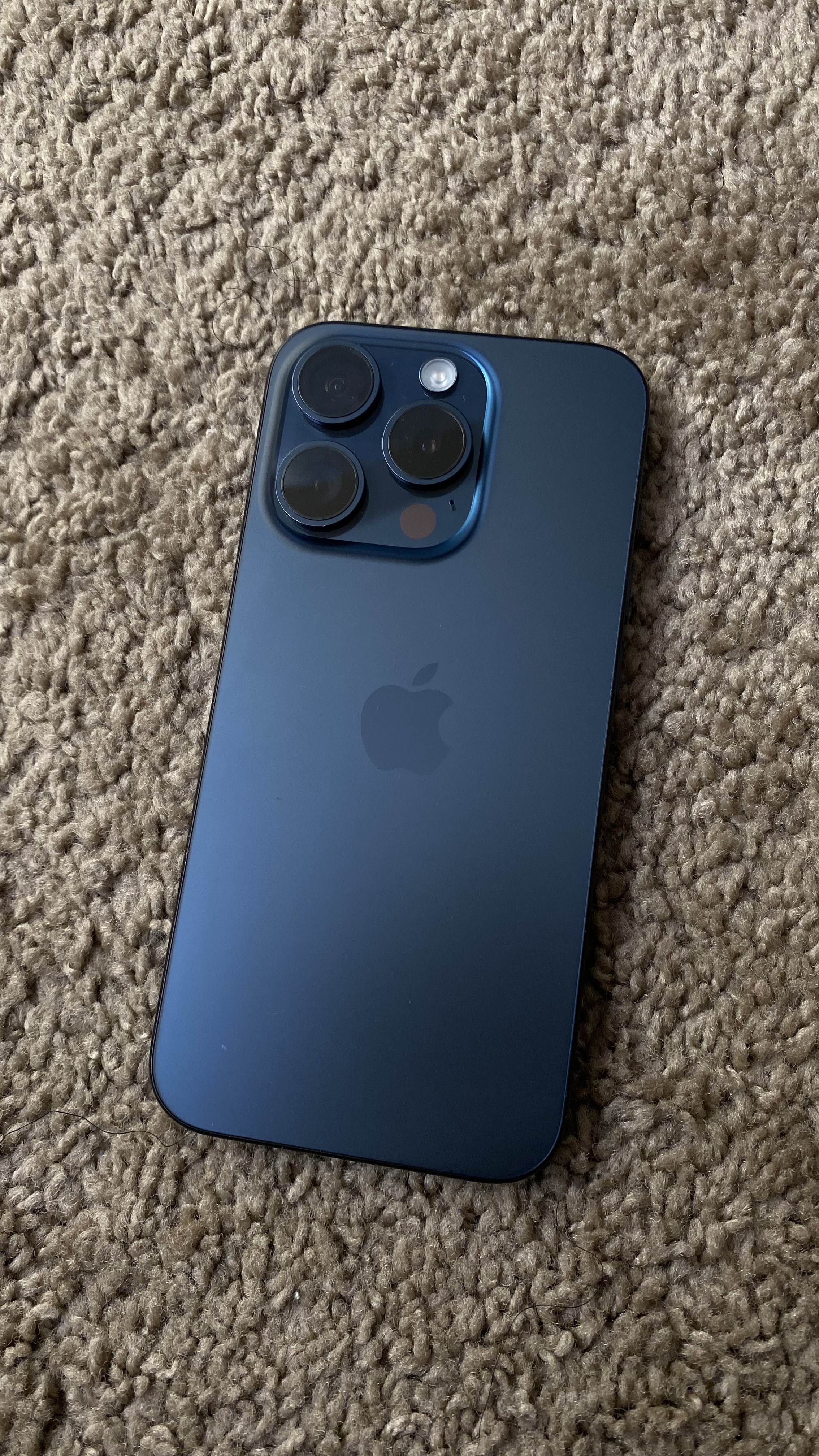 iPhone 15Pro ナチュラルチタニウム 128GB SIMフリー　US Amazon.com: Apple iPhone 15 Pro, 128GB, Blue Titanium - Unlocked