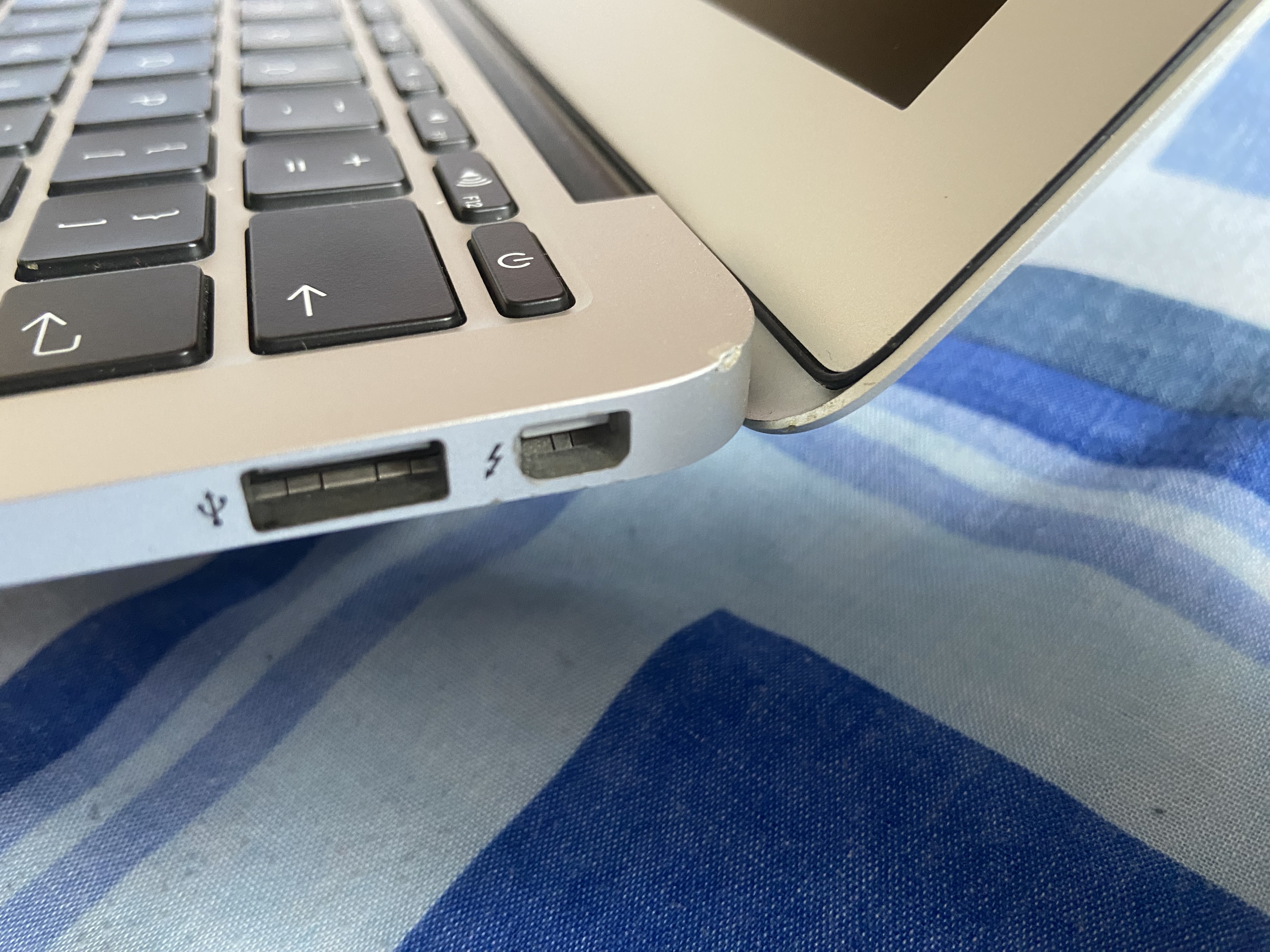 Macbook air2015 11インチ ジャンク品