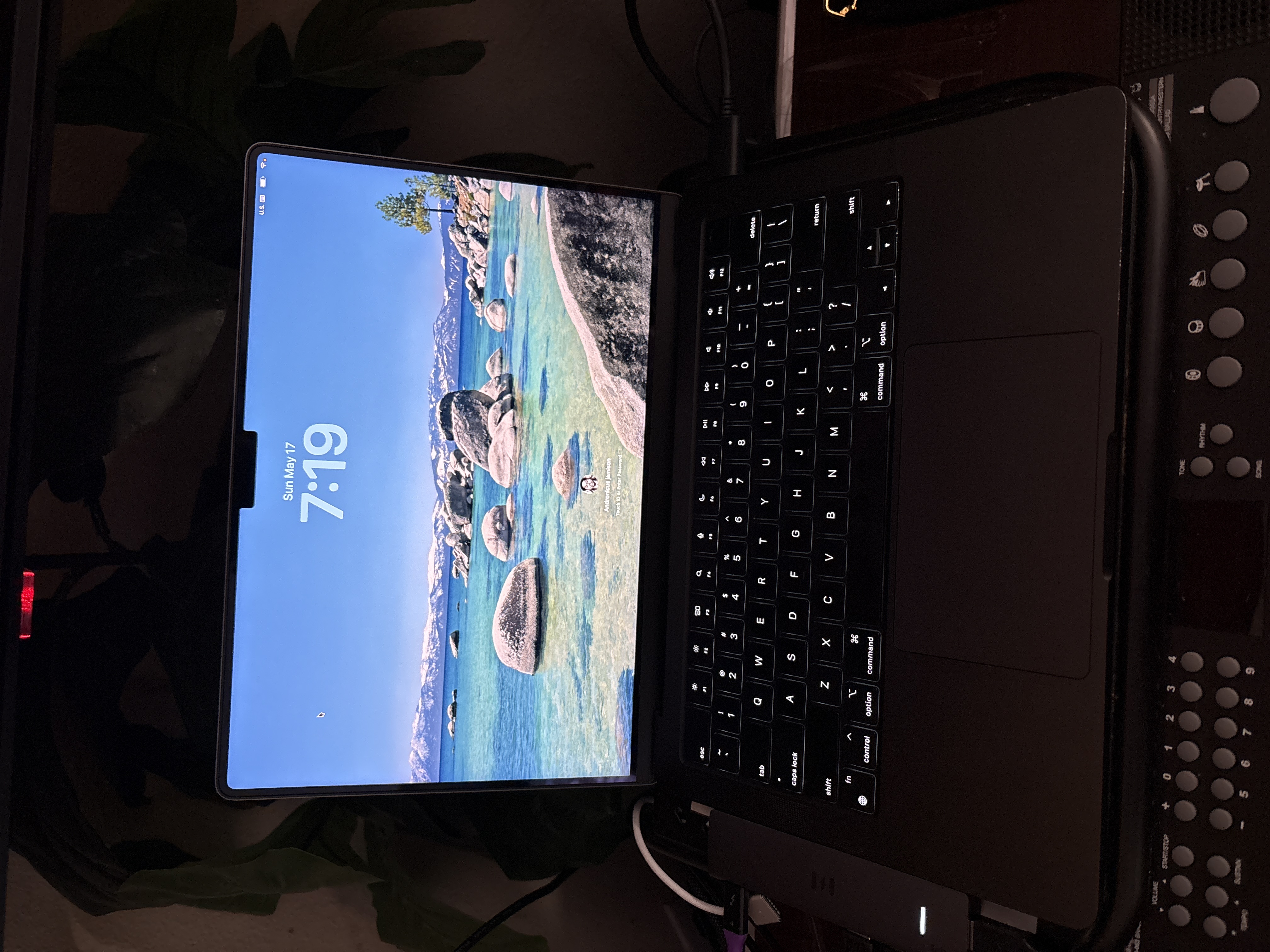 MacBook Pro (2023) 16-inch - Apple M3 Pro 12-core and 18-core GPU MacBook Pro (2023) 16-inch - Apple M3 Pro 12-core and 18-core GPU