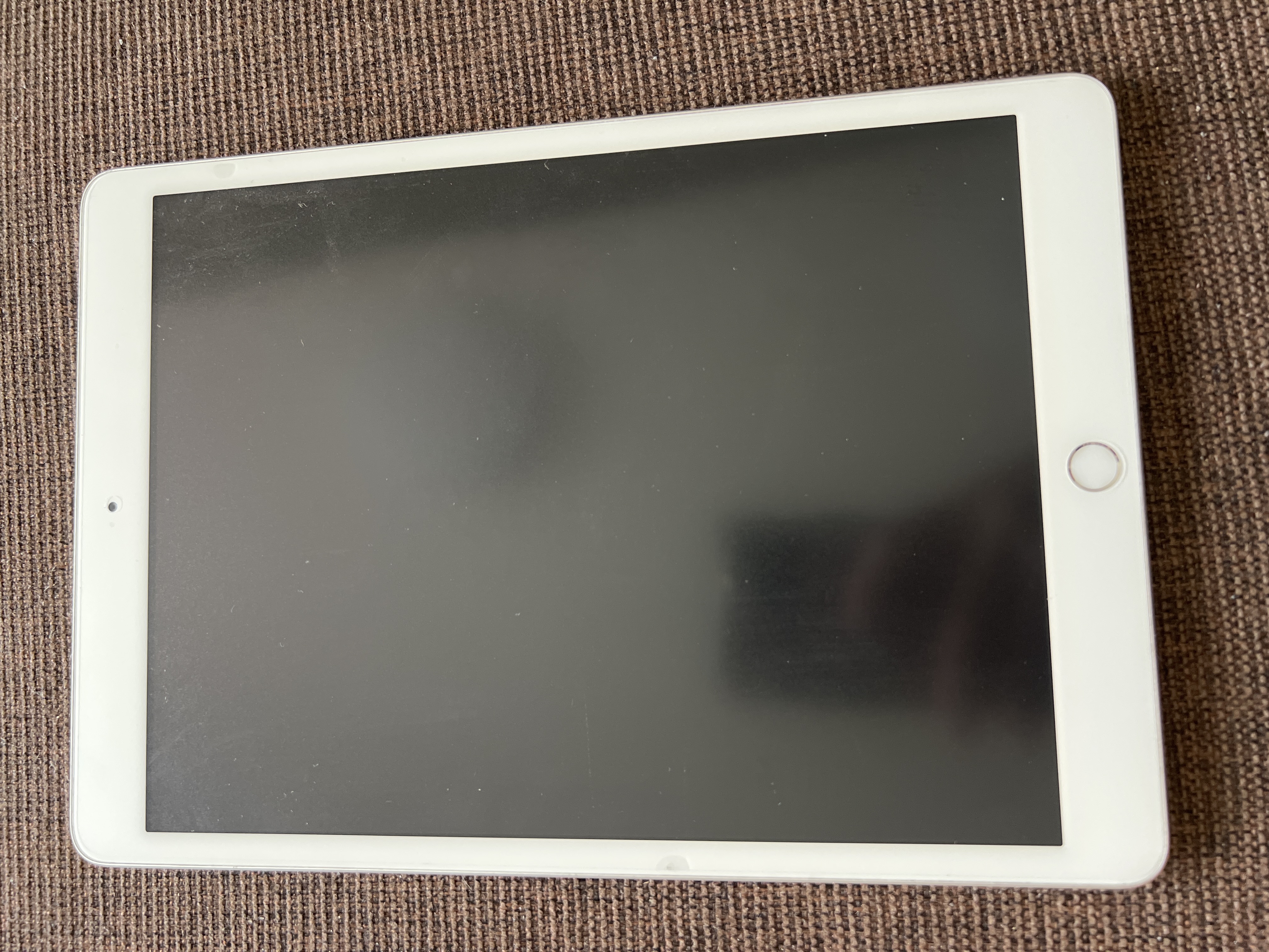 iPad 10.2 インチ (2020) 第8世代 32 GB - Wi-Fi + 4G