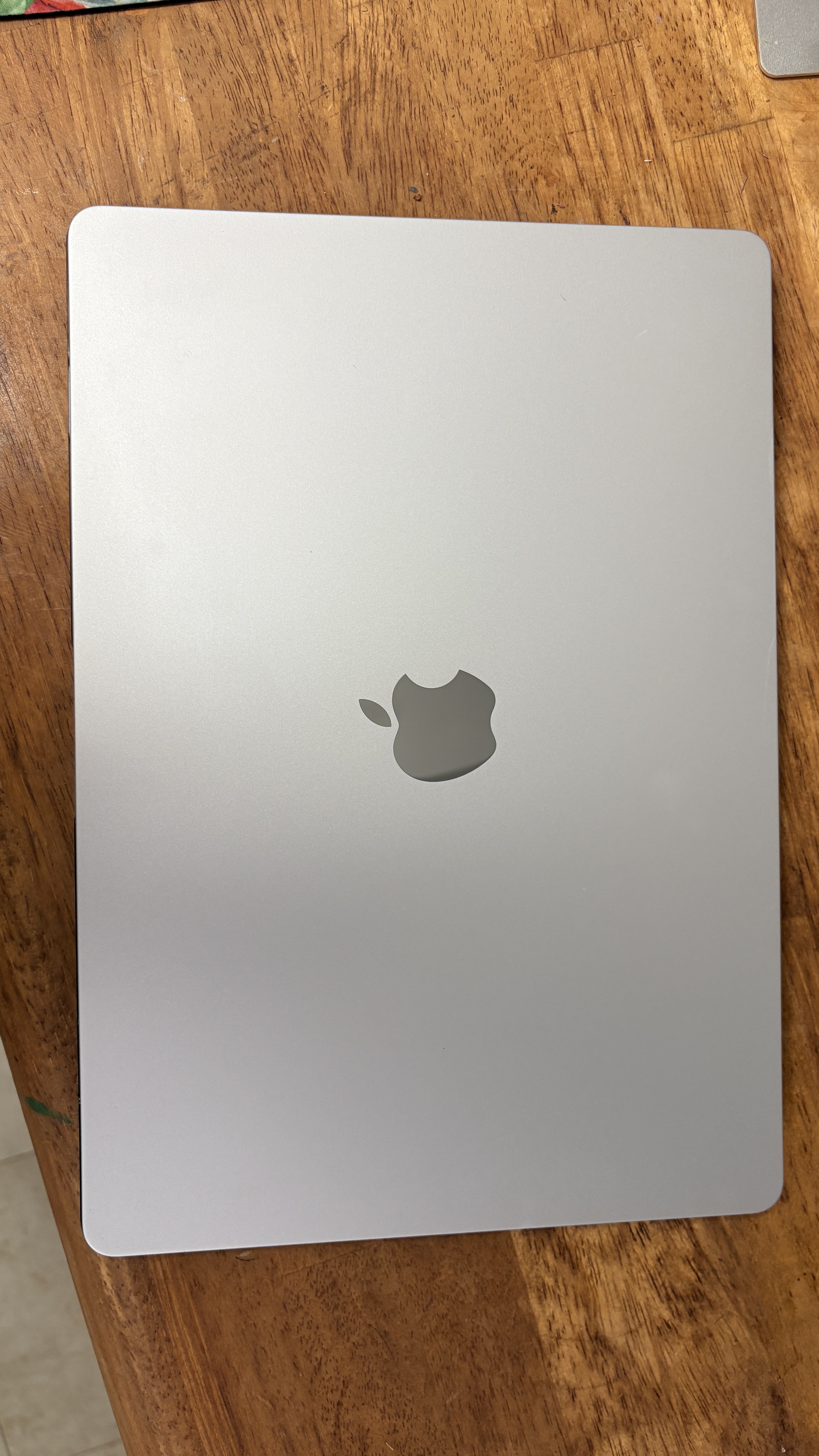 MacBook Air (2024) 15-inch - Apple M3 8-core and 10-core GPU 