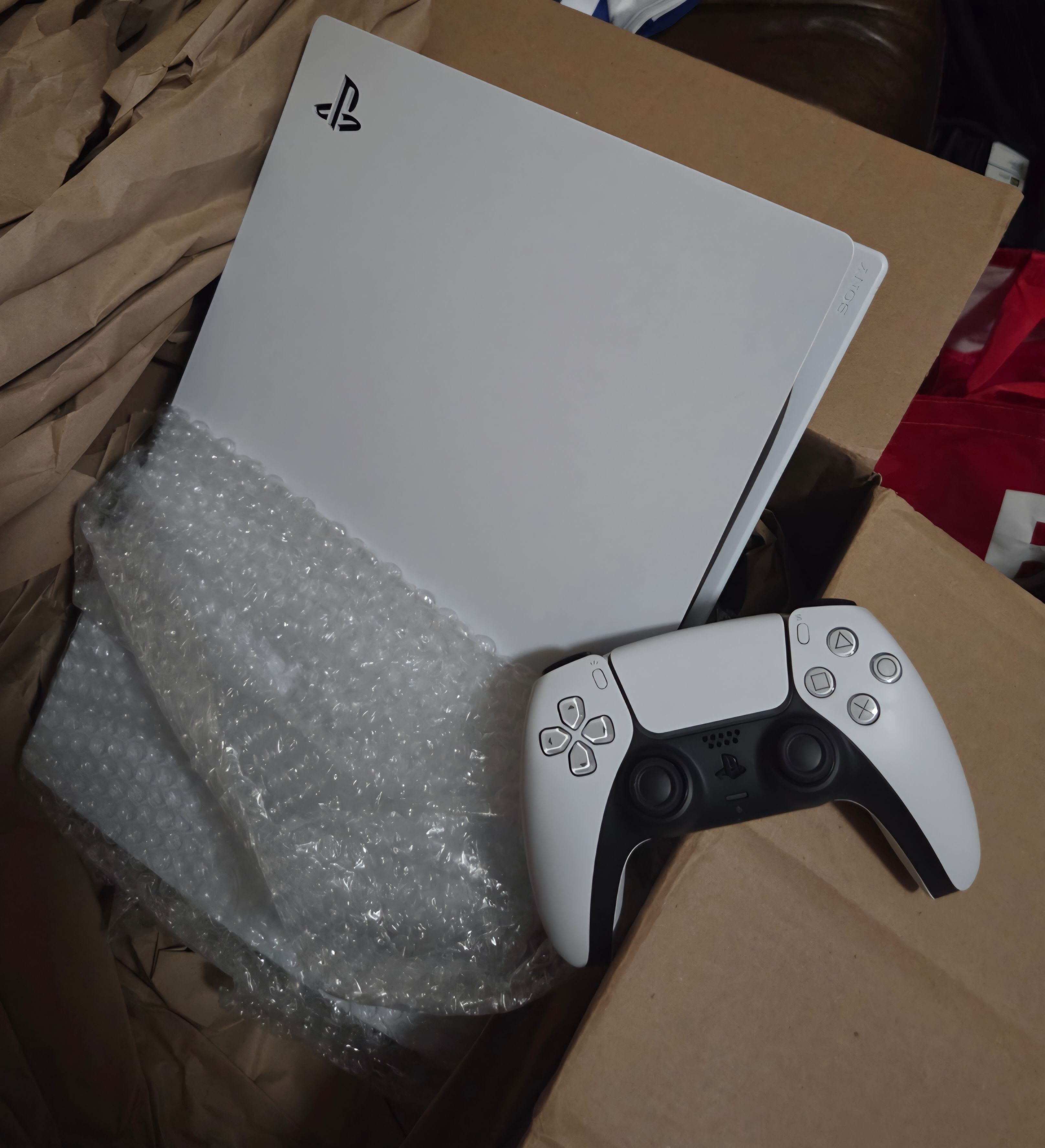 PlayStation 5 825GB - White | Back Market
