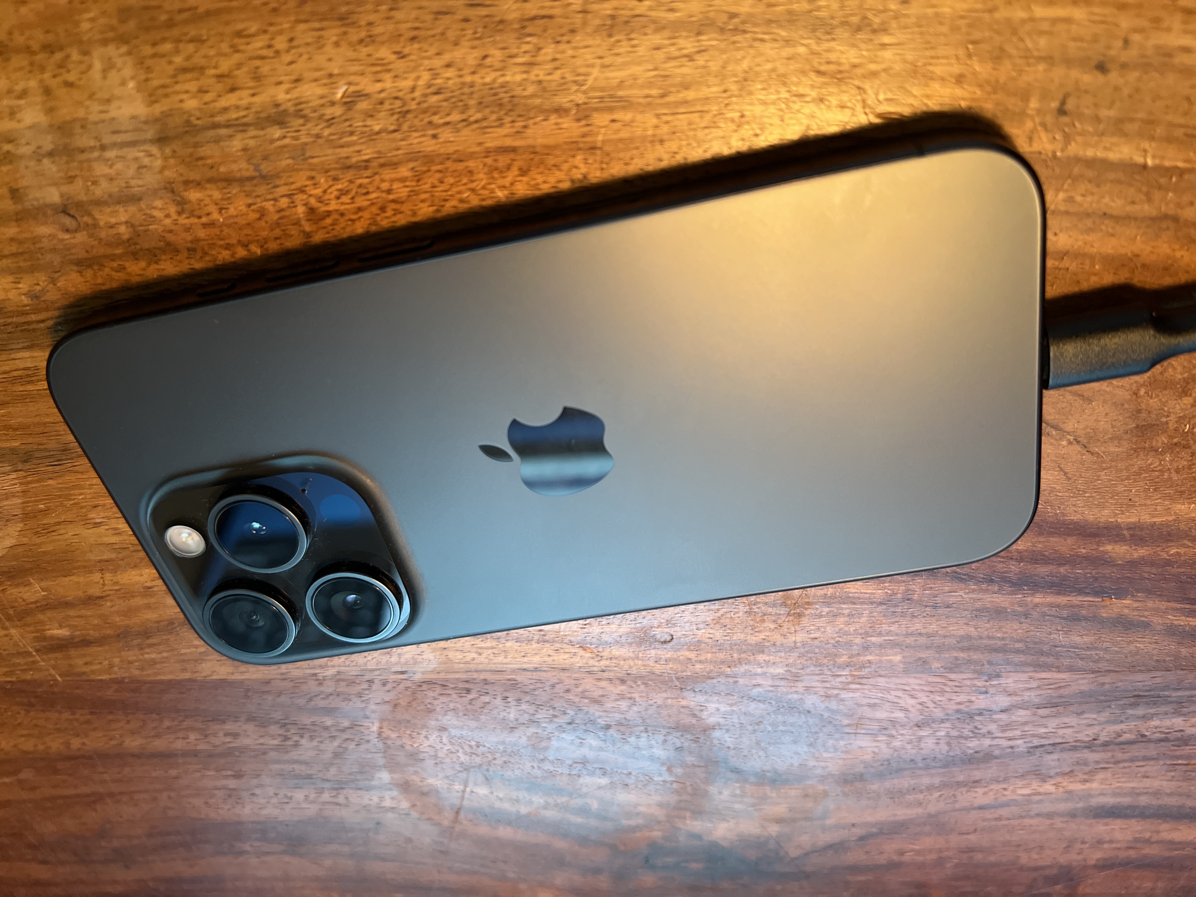 iPhone 15 Pro 512GB - ブラックチタニウム - Simフリー 【整備済み