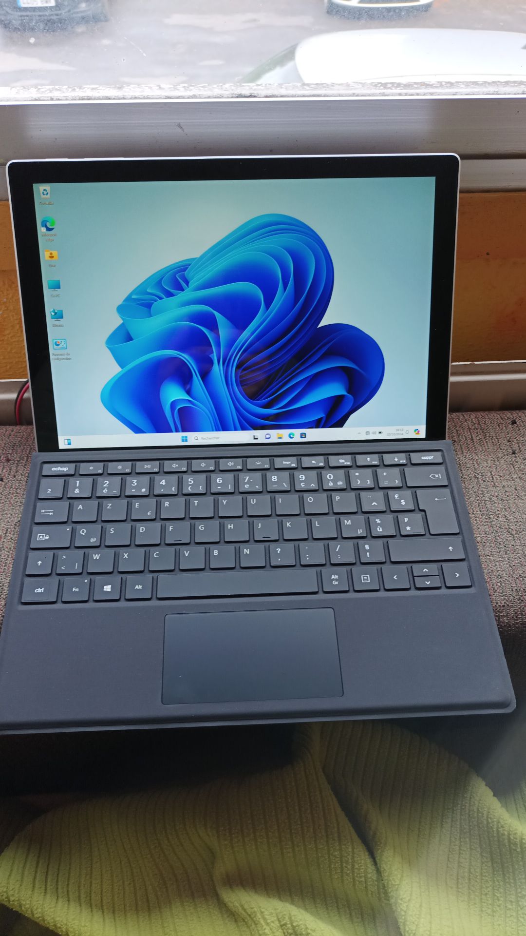 Microsoft Surface Pro 5 12-inch Core i5-7300U - SSD 256 GB - 8GB