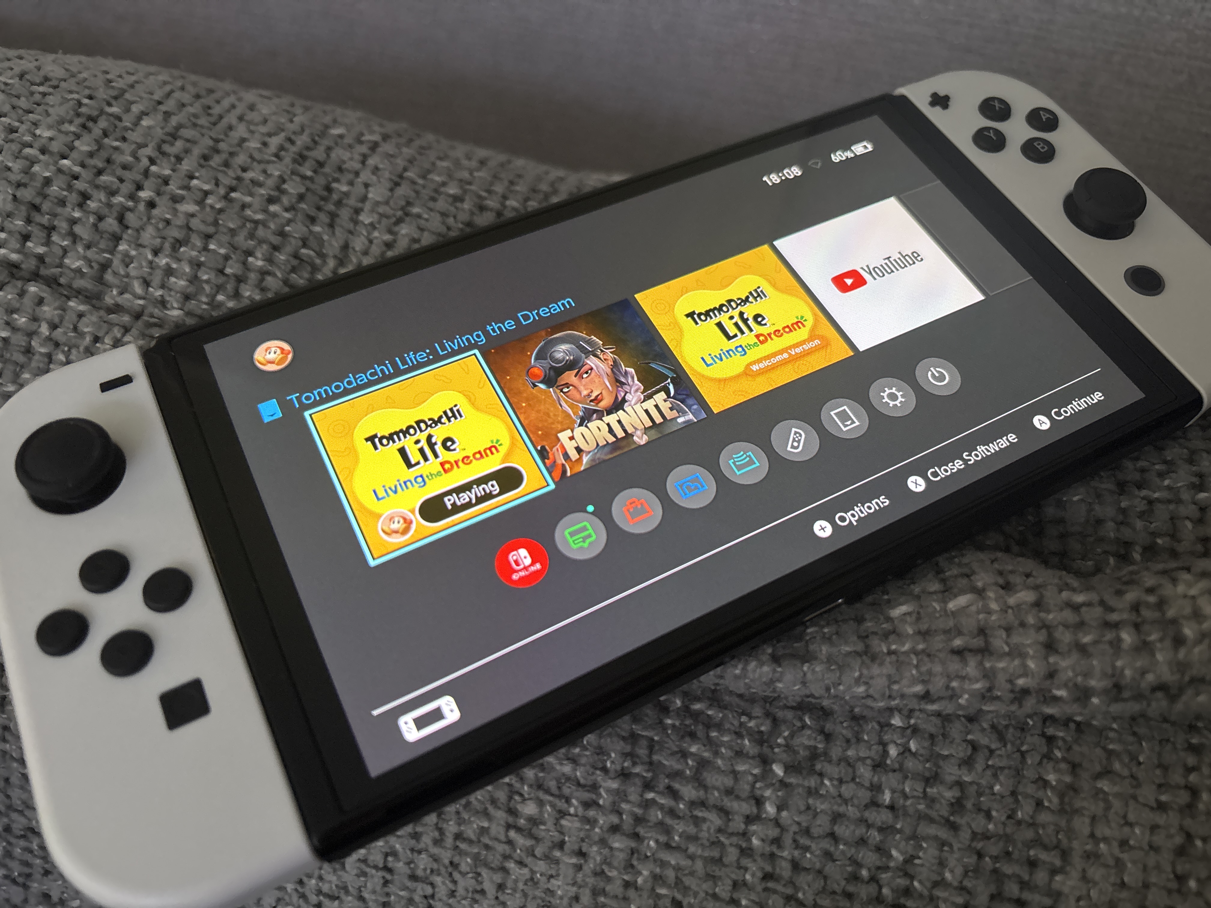Switch OLED 64GB - Black | Back Market