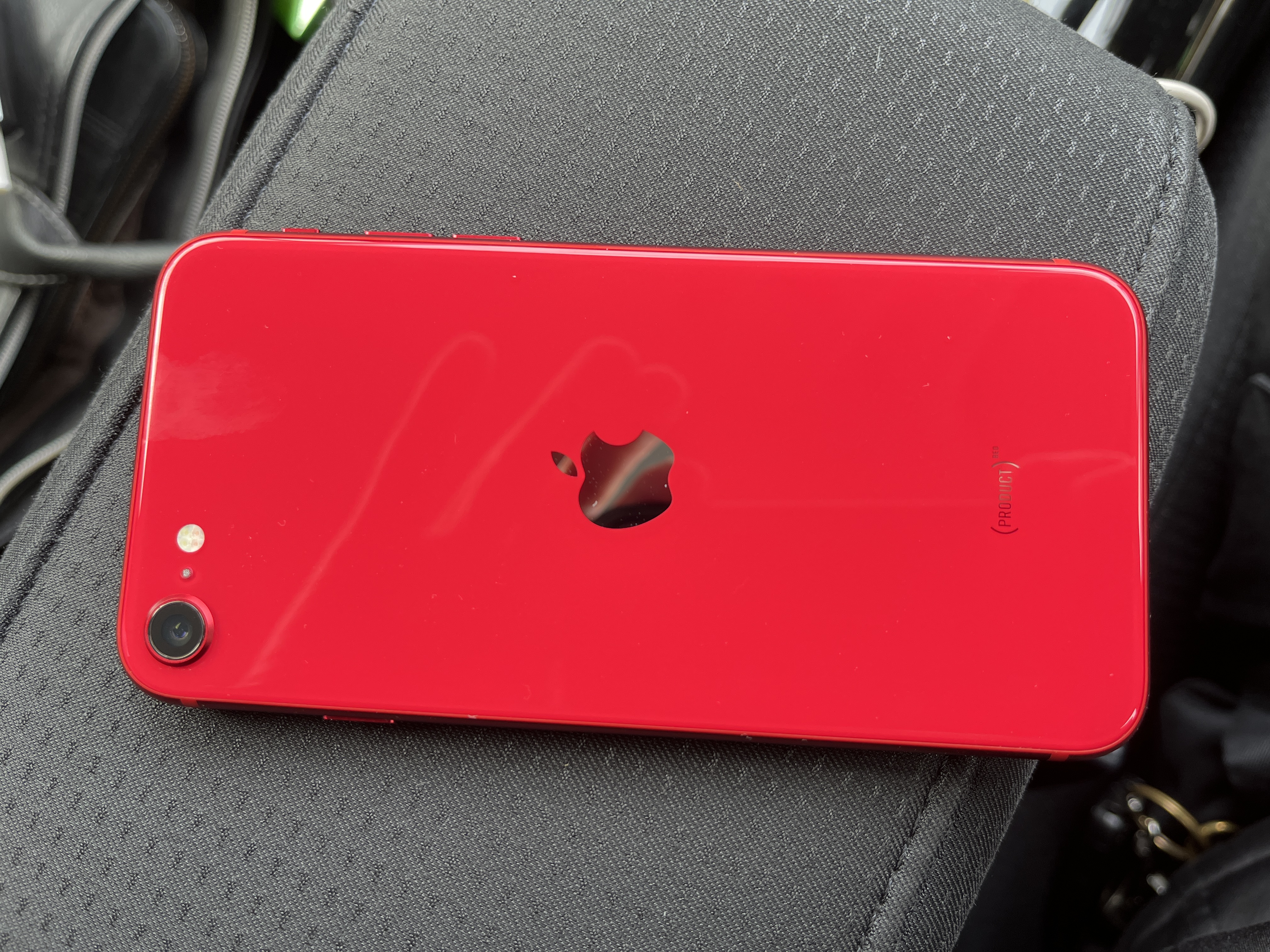 iPhone SE (2020) リファービッシュ品 | Back Market