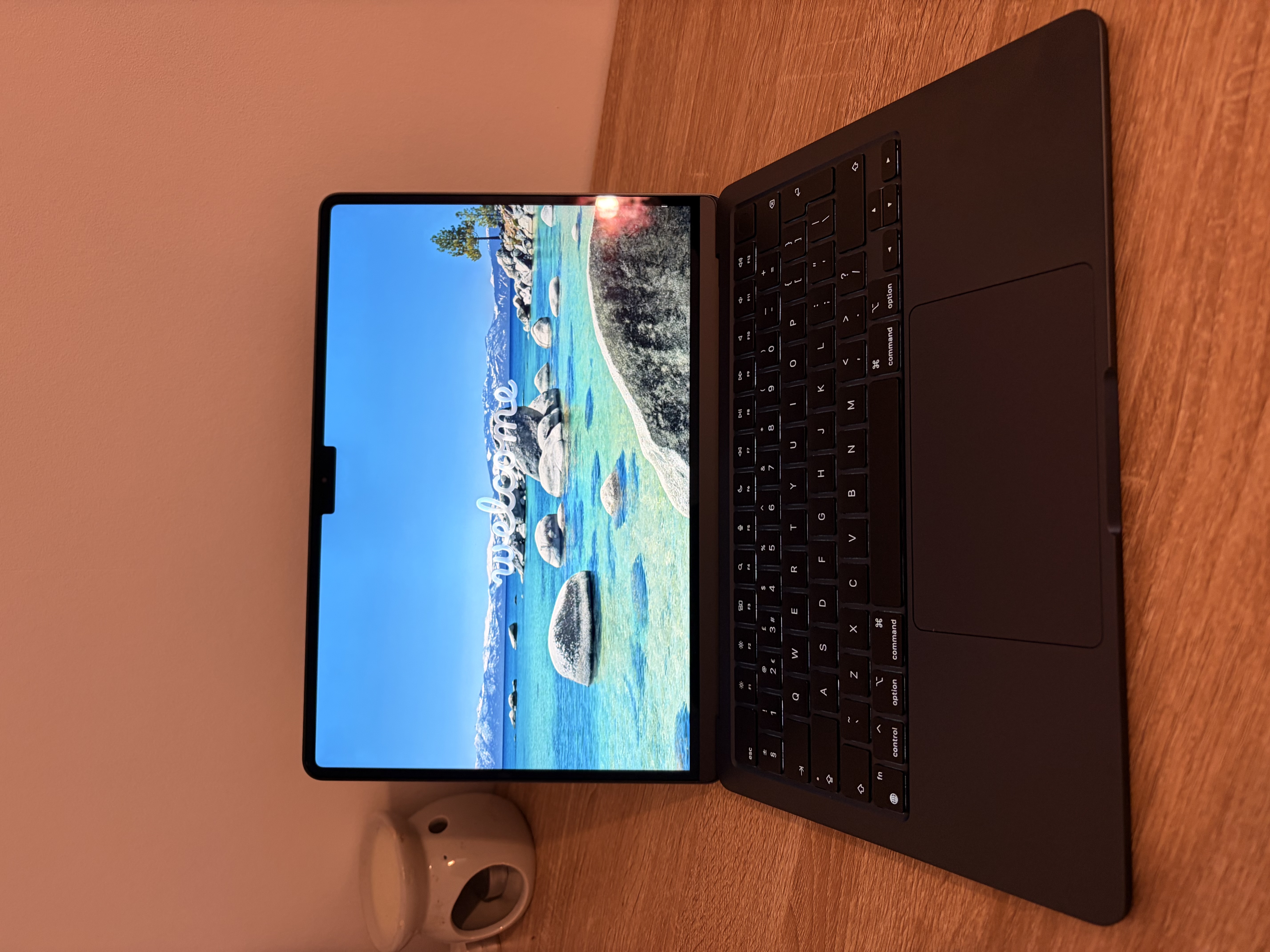 MacBook Air 13-inch (2022) - Apple M2 8-core and 8-core GPU - 8GB