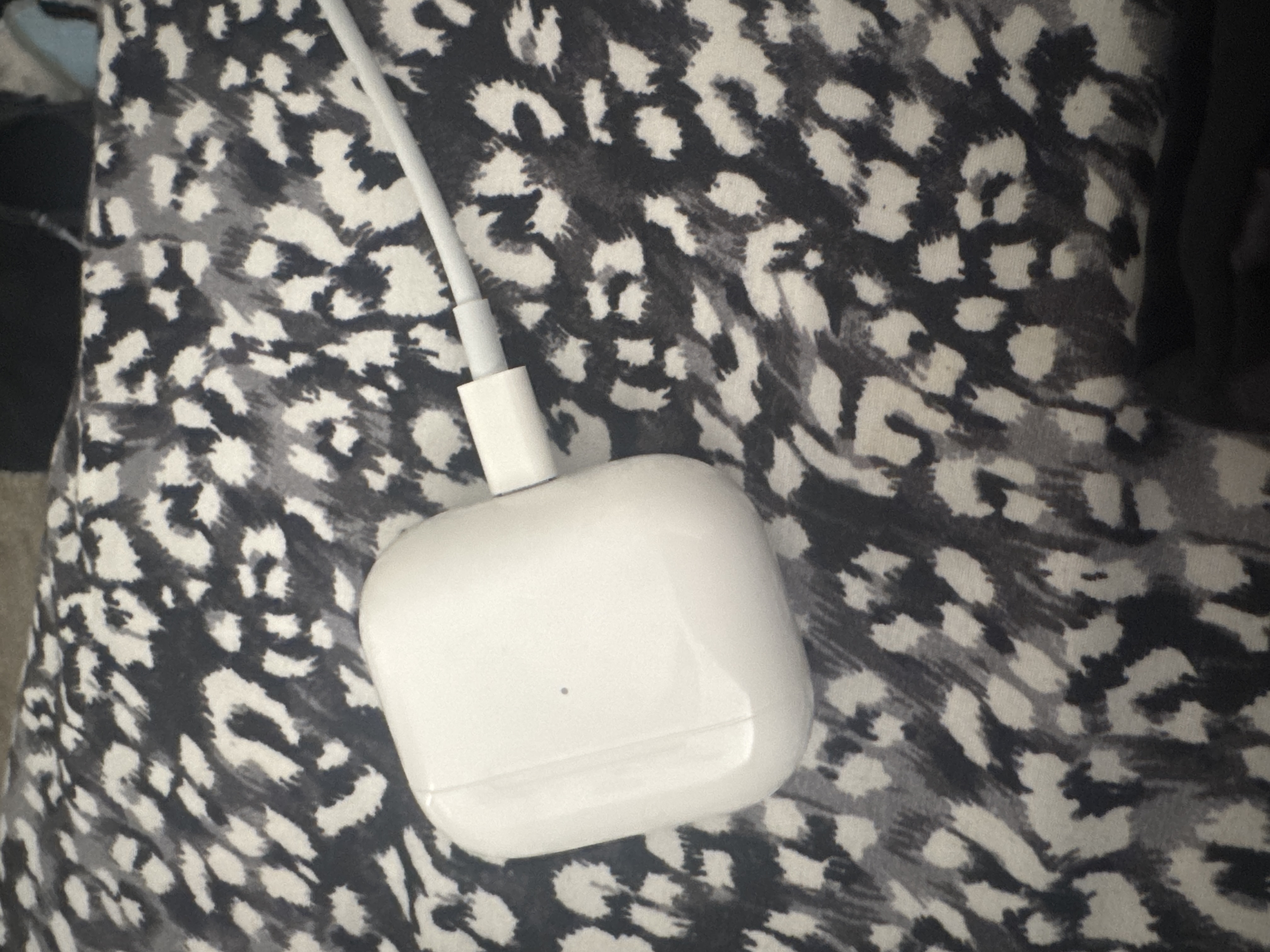 Apple Lightning Charging Case for AirPods 3rd gen (2021) - White
