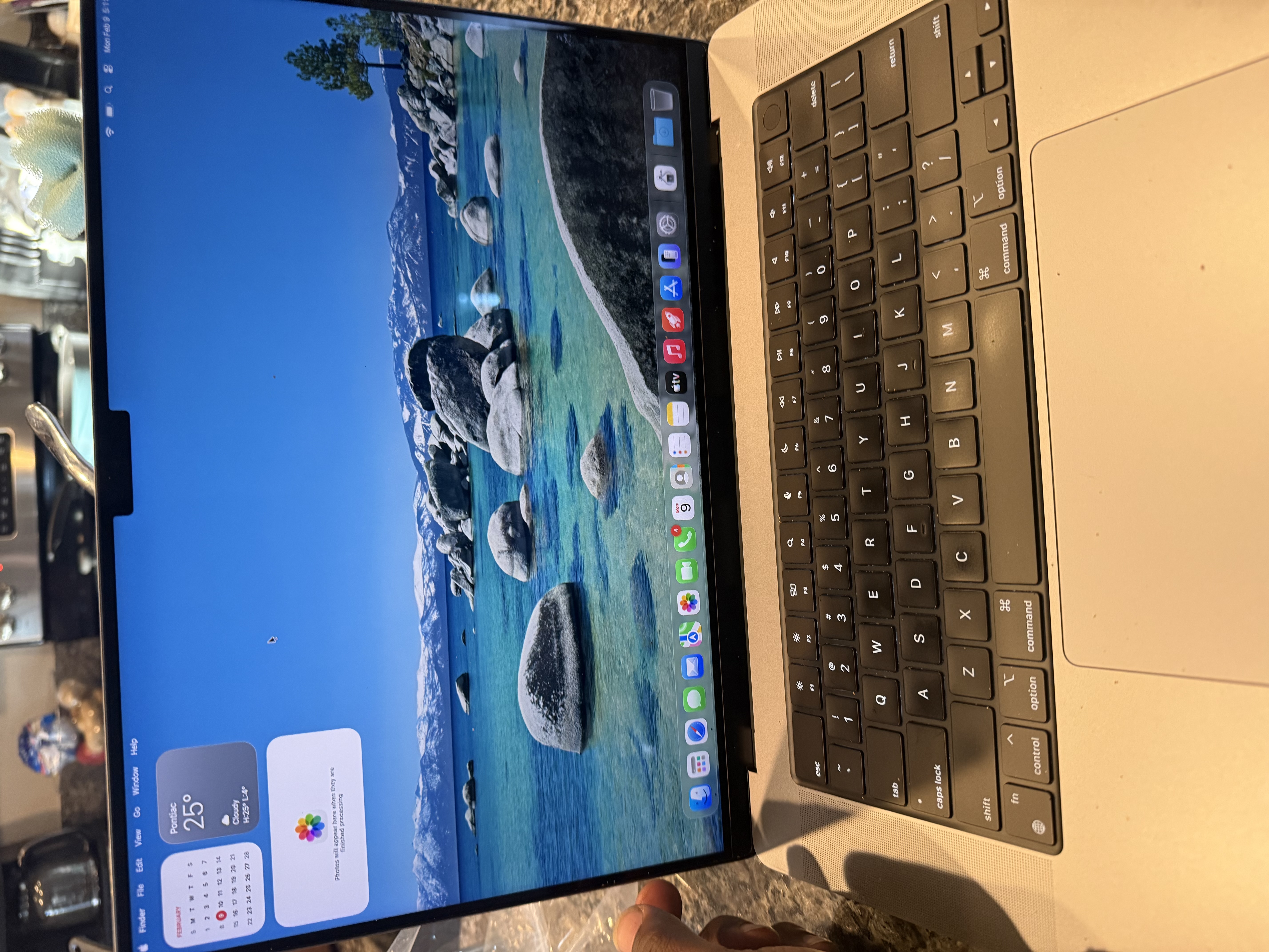 MacBook Pro (2020) 13-inch - Apple M1 8-core and 8-core GPU - 8GB