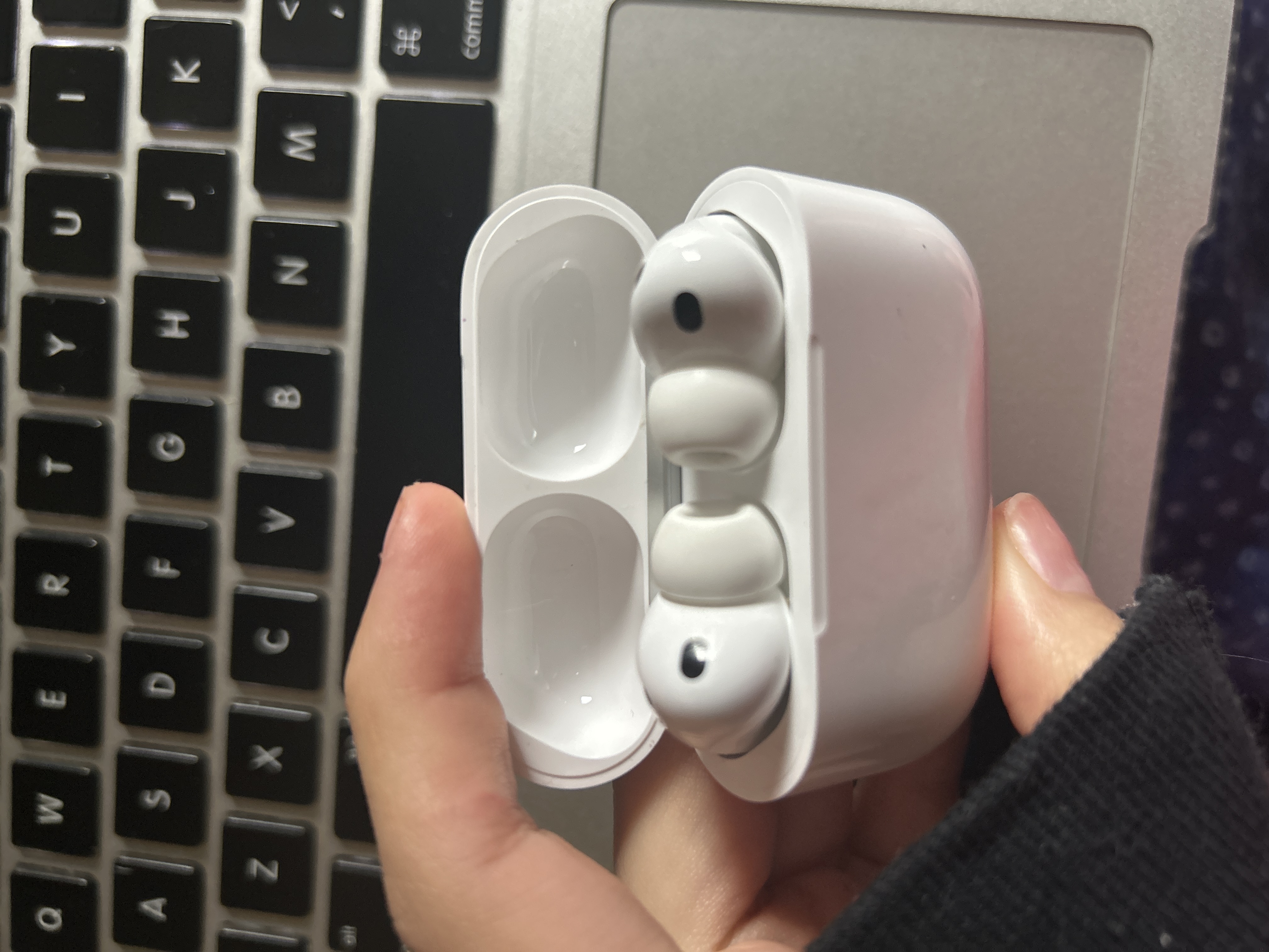 Apple AirPods Pro 3rd gen (2025) - Wireless (USB-C) Charging case
