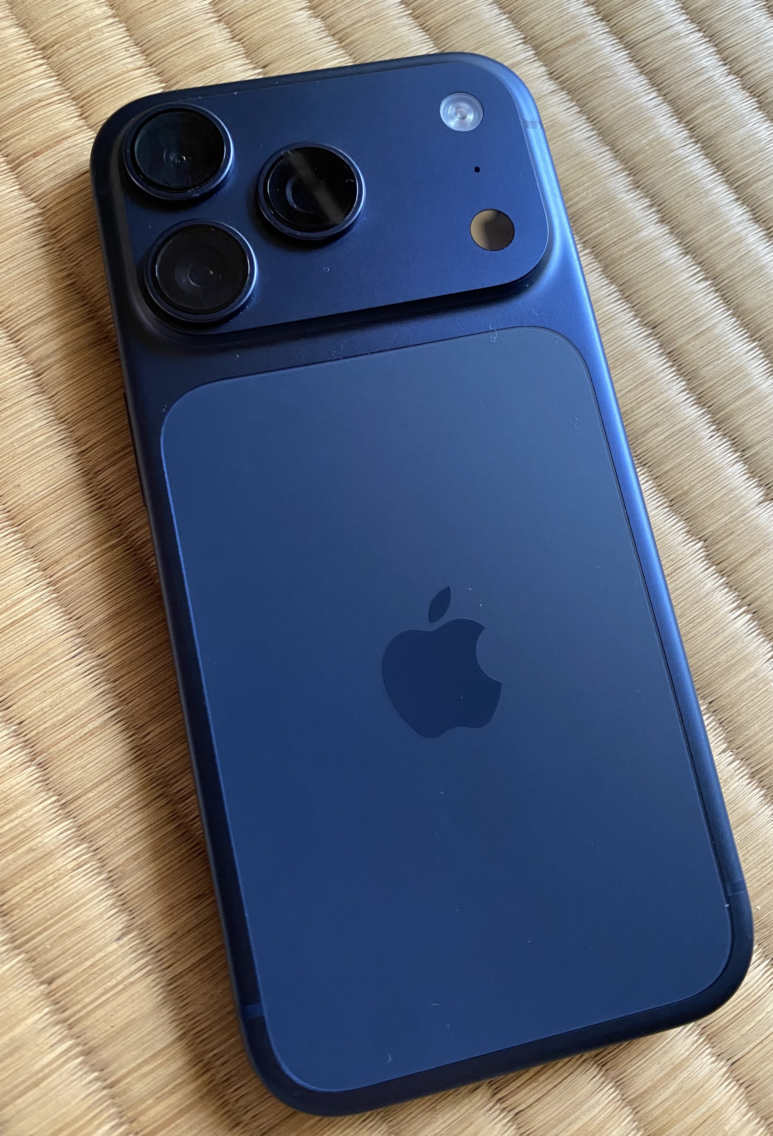 【美品】iPhone17pro 256gb Telefon APPLE iPhone 17 Pro 5G, 256GB, Silver