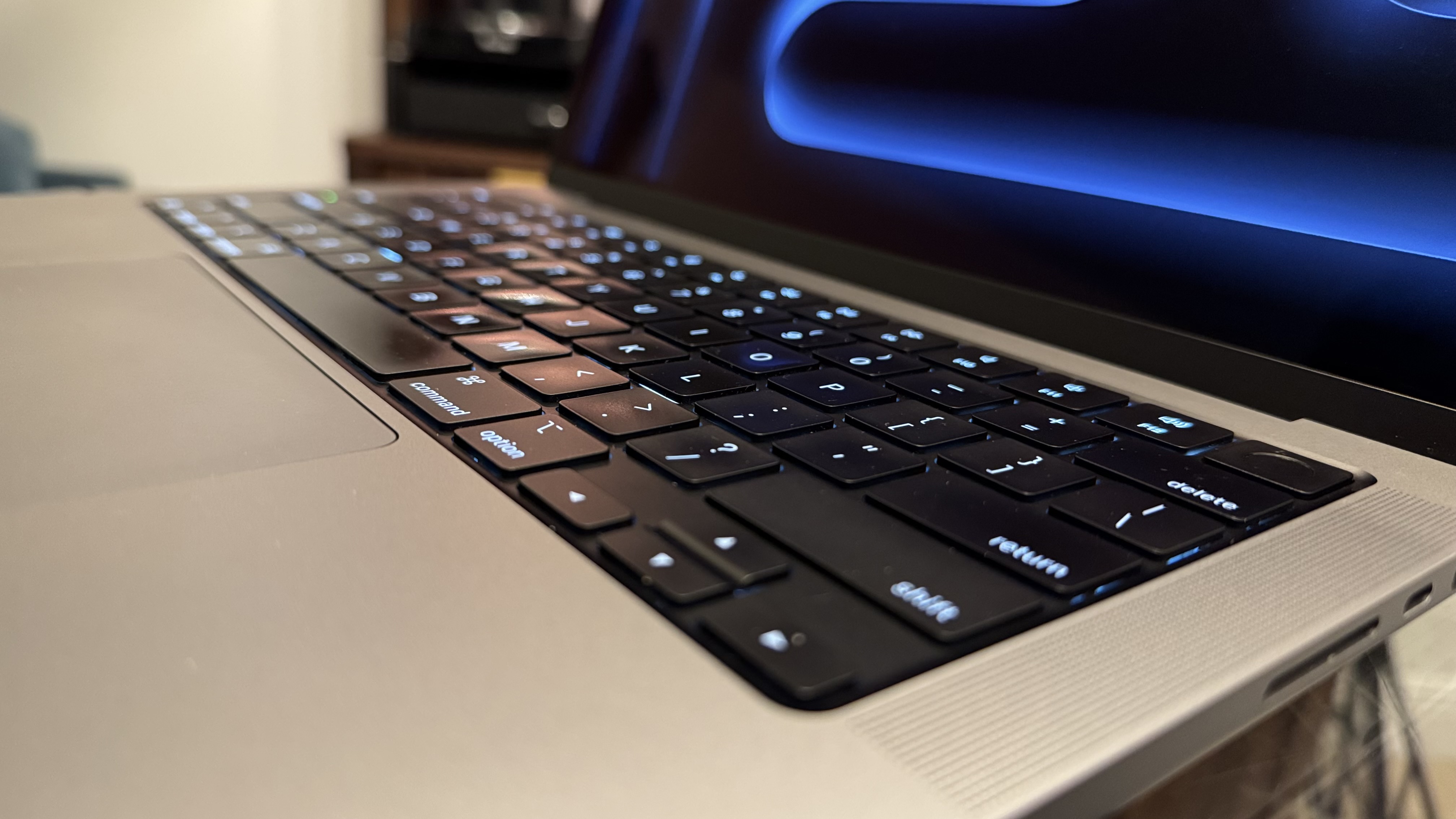 MacBook Pro (2020) 13-inch - Apple M1 8-core and 8-core GPU - 8GB