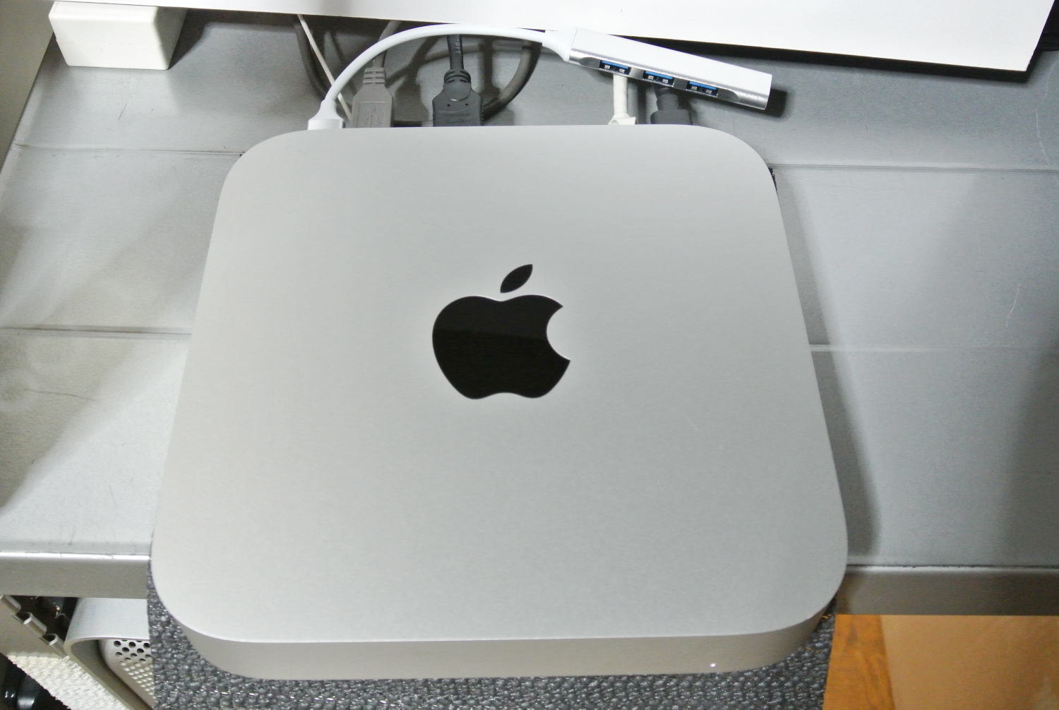 【美品】Apple Mac mini M2（2023）メモリ8G SSD256G Amazon.com: Apple 2023 Mac Mini with Apple M2 Chip with 8
