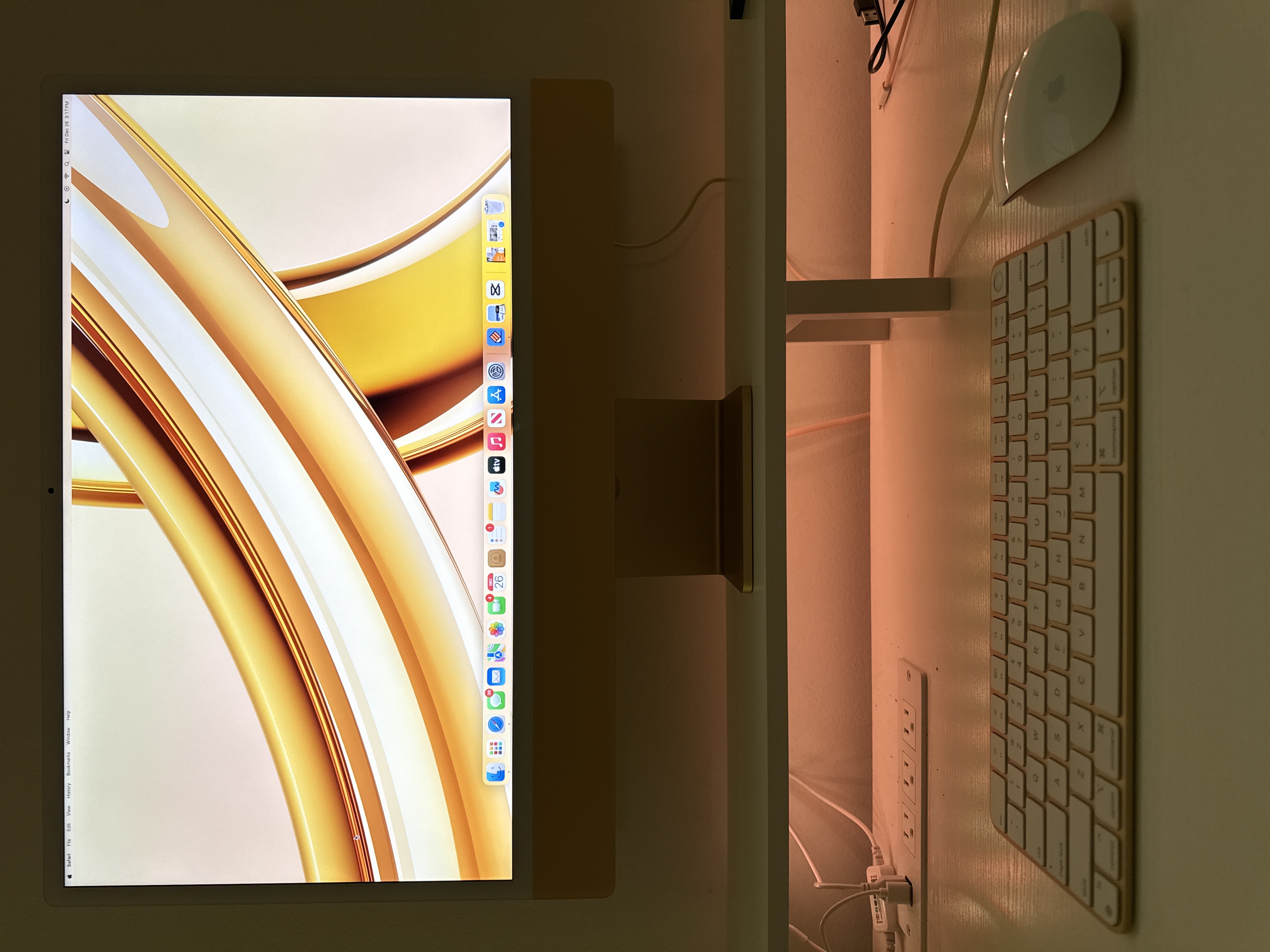 iMac 24-inch Retina (2021) Apple M1 GHz - 256 GB SSD - 16GB | Back
