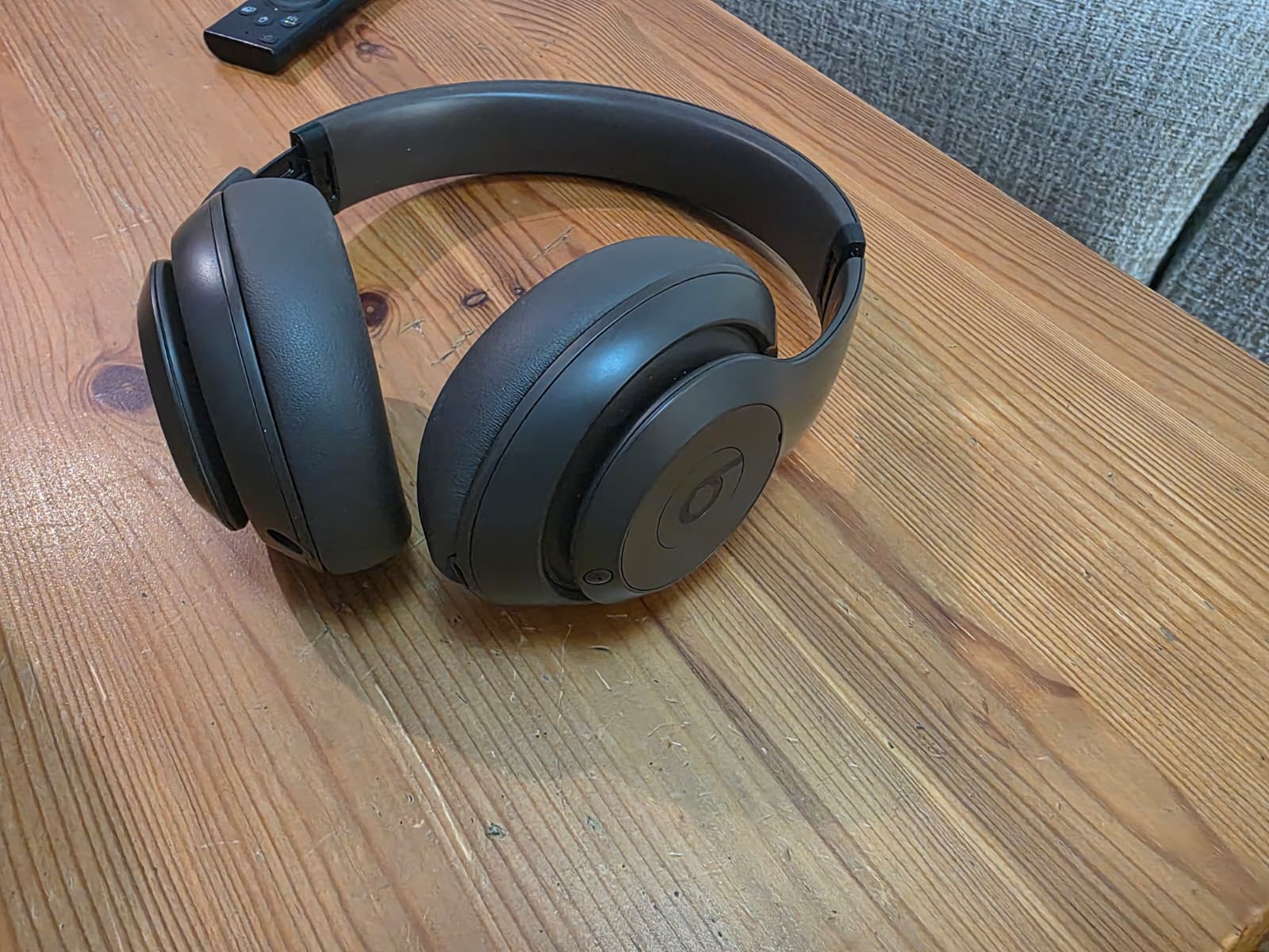 Beats Studio Pro Noise cancelling Headphone Bluetooth with