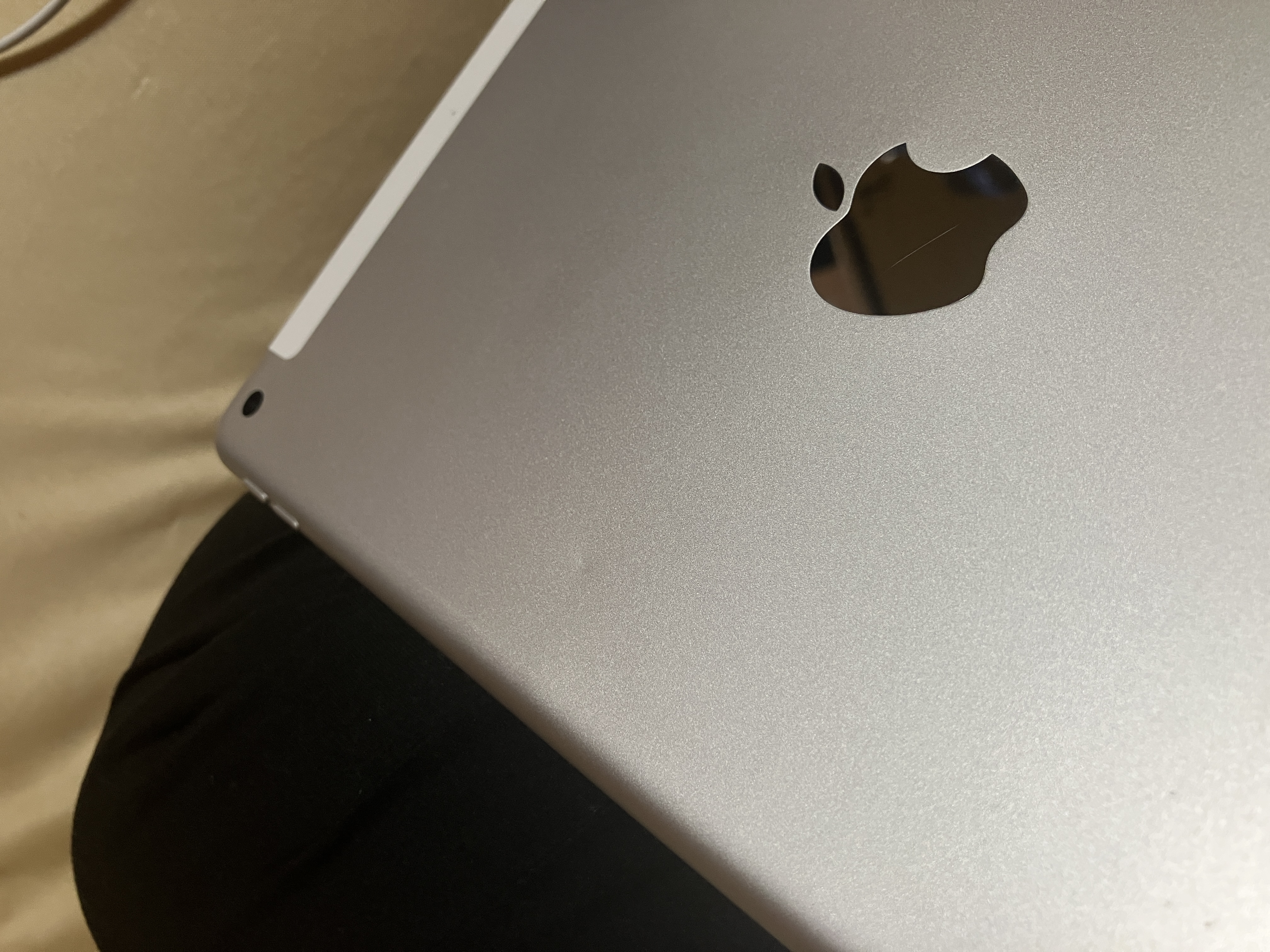 iPad 10.2 インチ (2020) 第8世代 128 GB - Wi-Fi + 4G - ゴールド