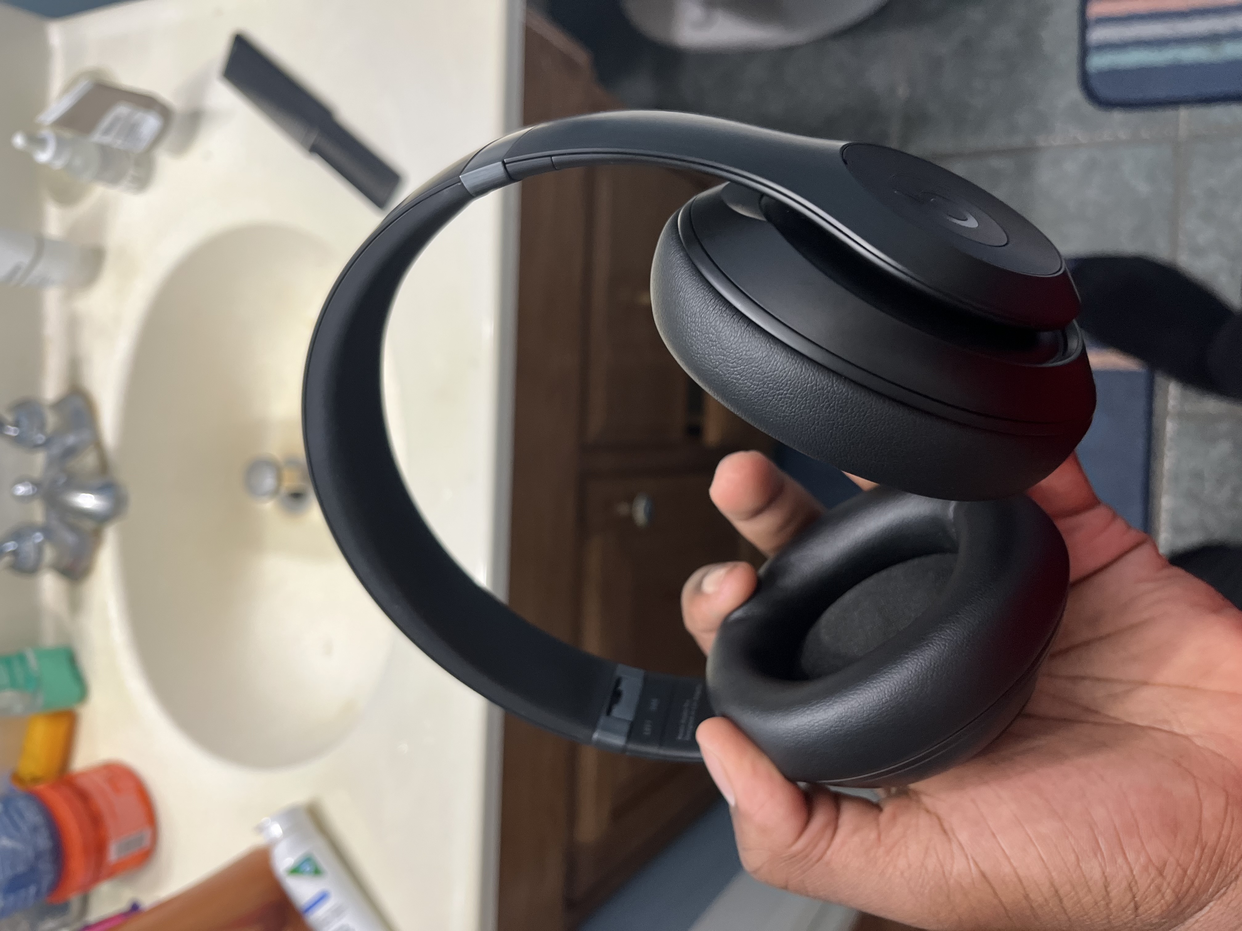 Beats Studio Pro Noise cancelling Headphone Bluetooth with