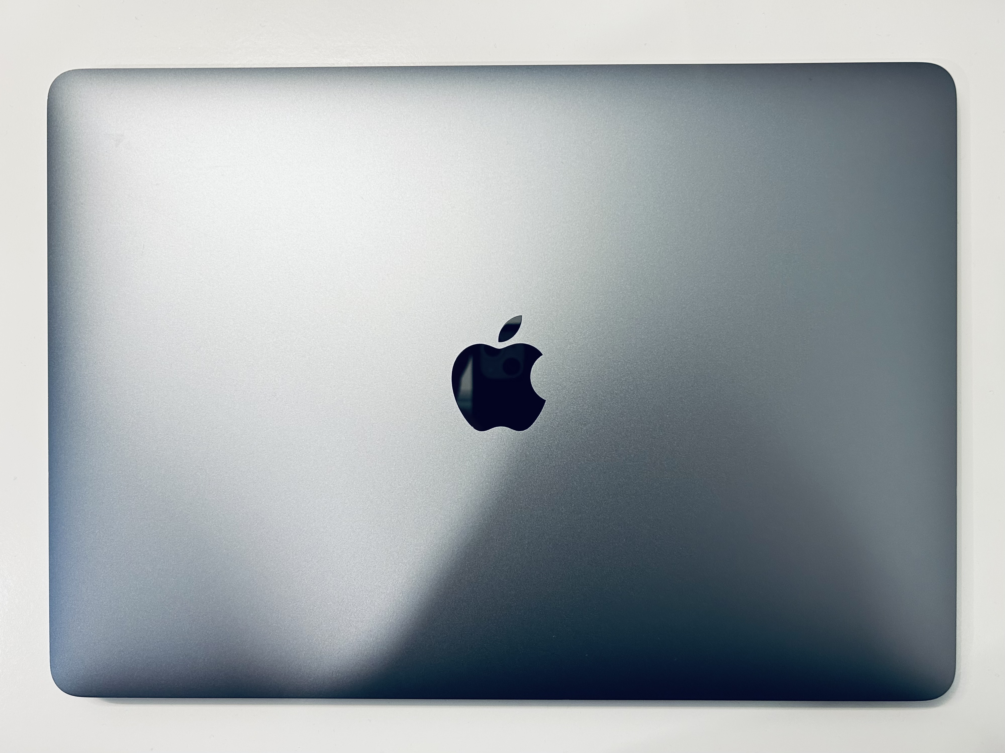 MacBook Air 13-inch (2020) - Apple M1 8-core and 7-core GPU - 16GB