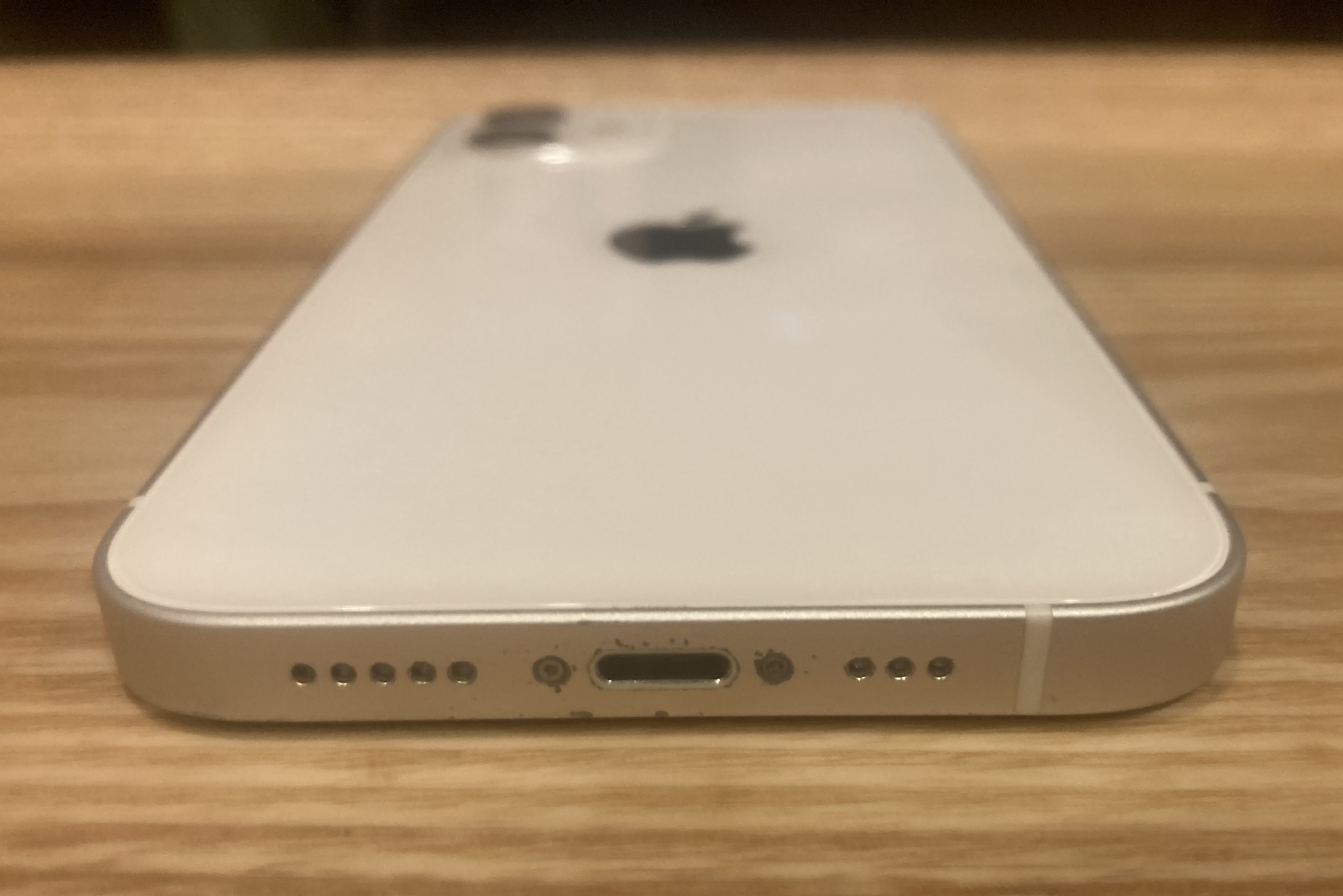 iPhone 12 128GB - ブラック - Simフリー 【整備済み再生品】 | Back