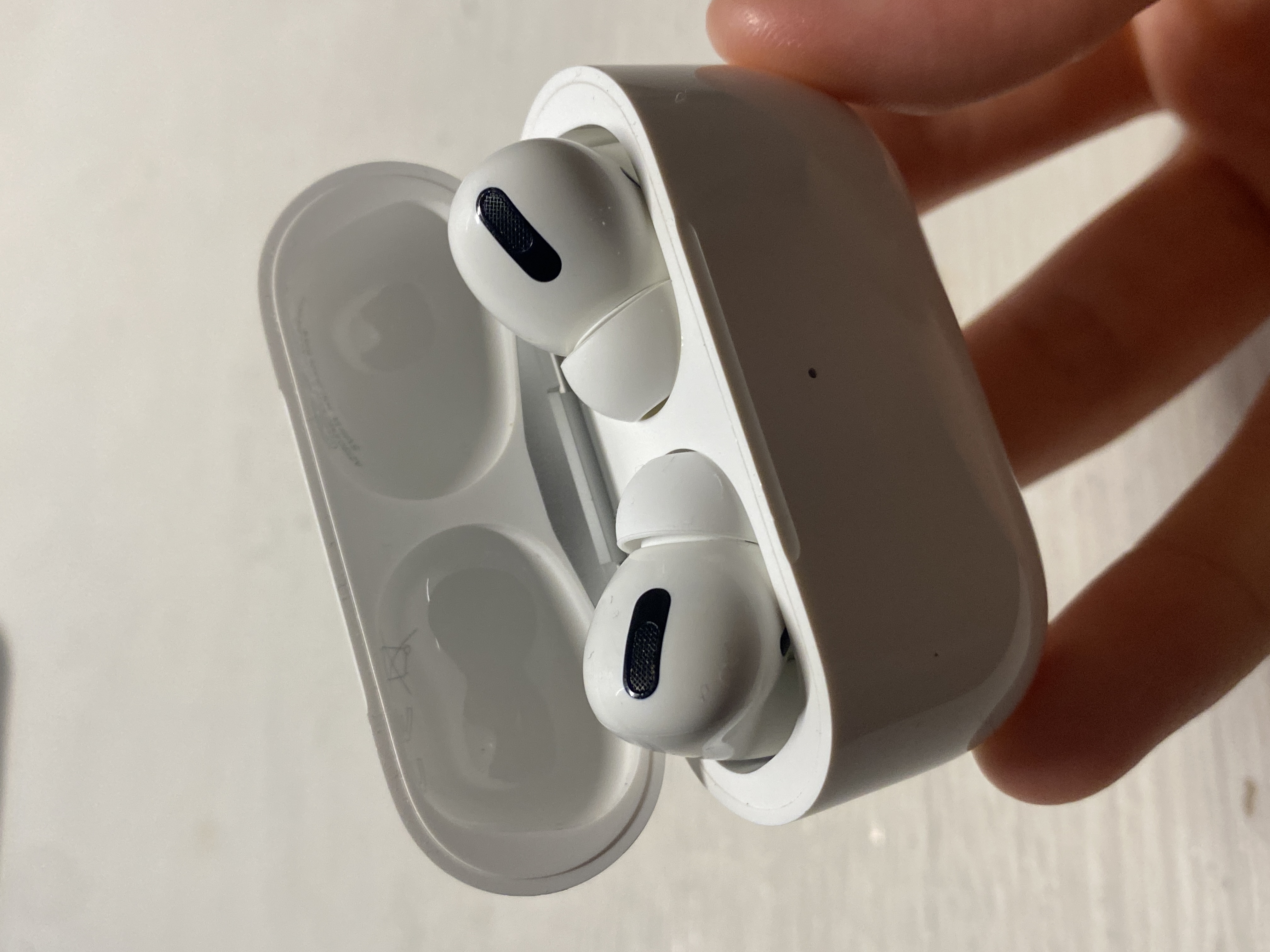 Apple AirPods Pro 1st gen (2021) - MagSafe Charging case | Back Market