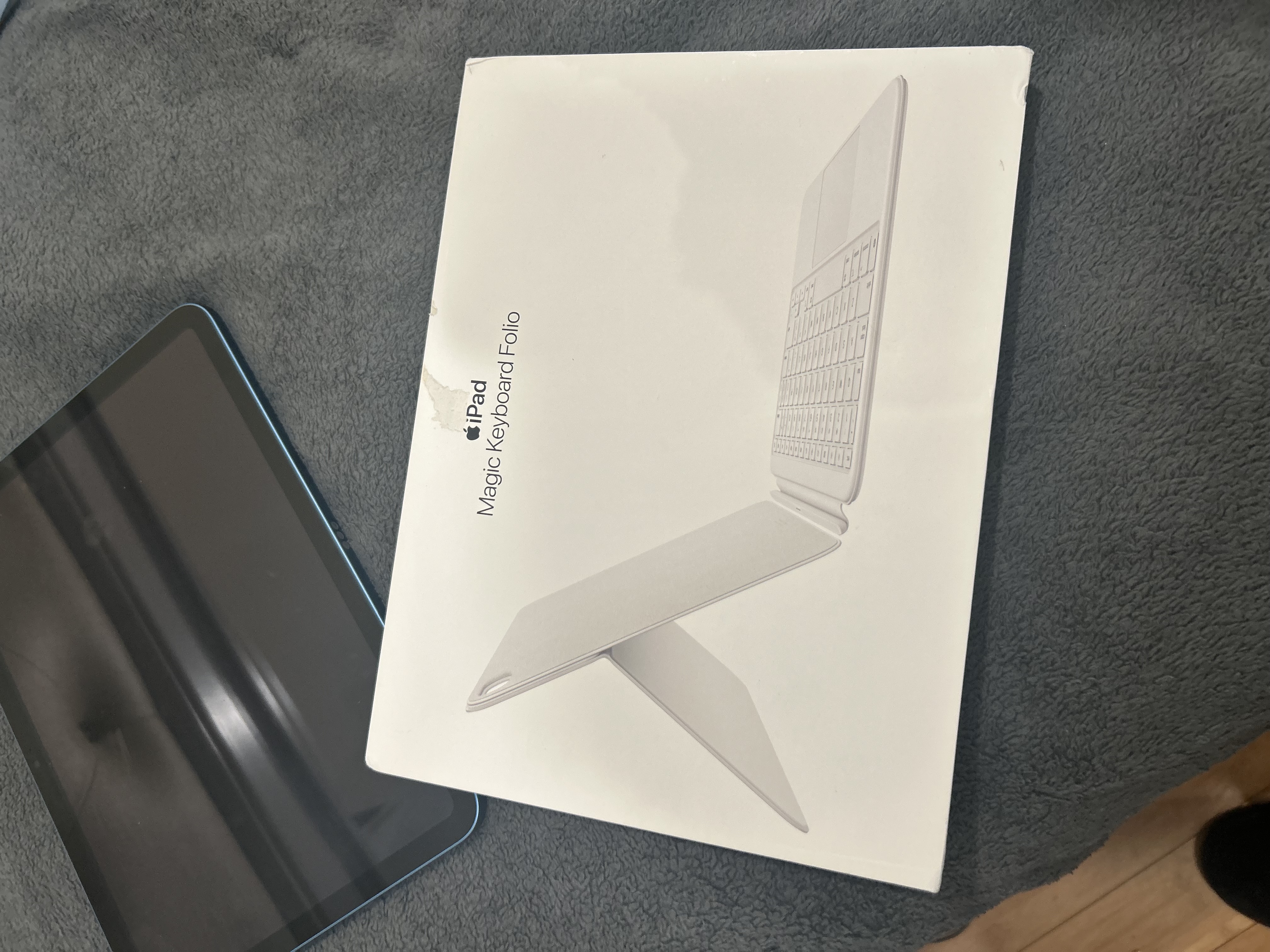 iPad Magic Keyboard Folio (iPad not included) (2022) - White