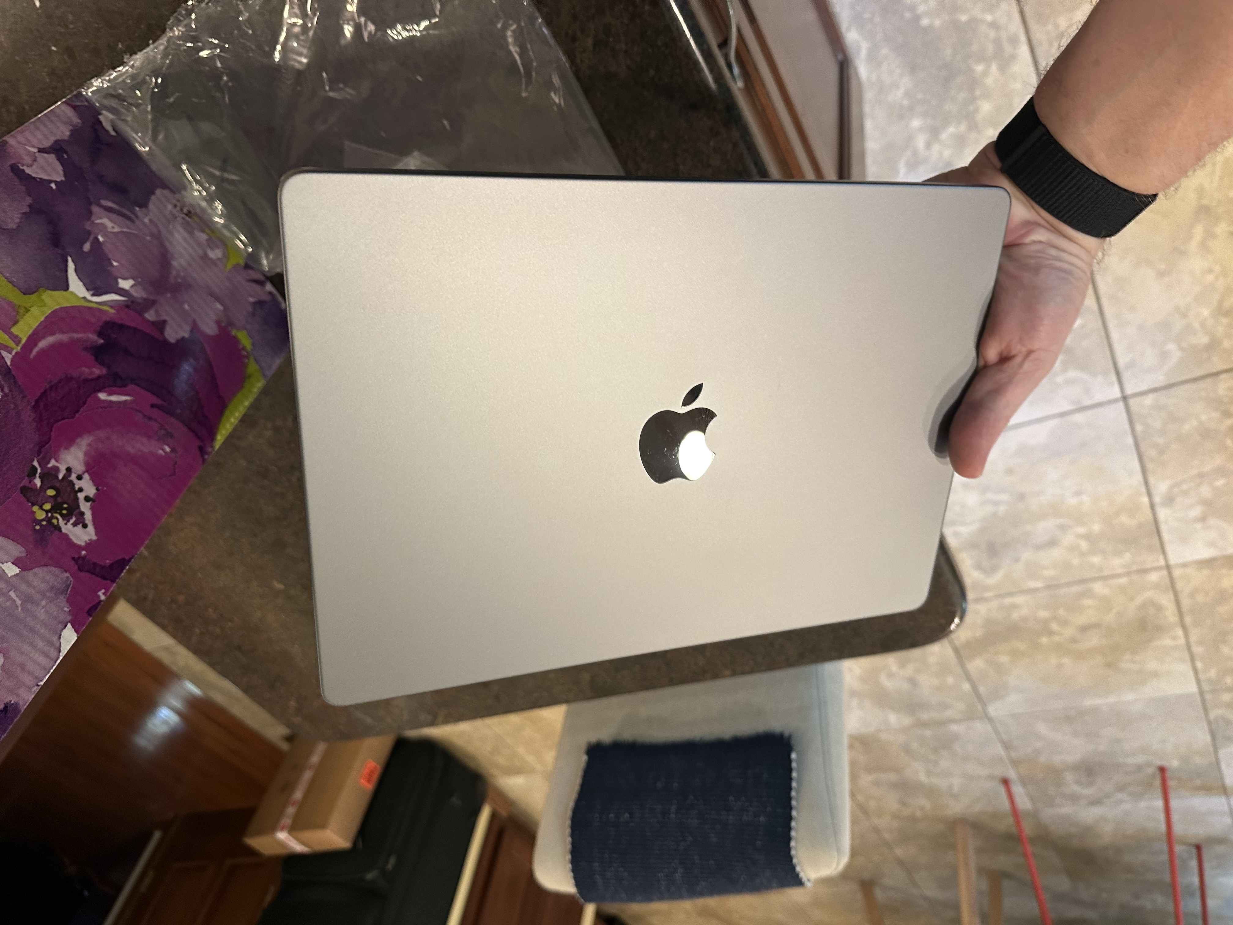 MacBook Pro (2020) 13-inch - Apple M1 8-core and 8-core GPU - 8GB