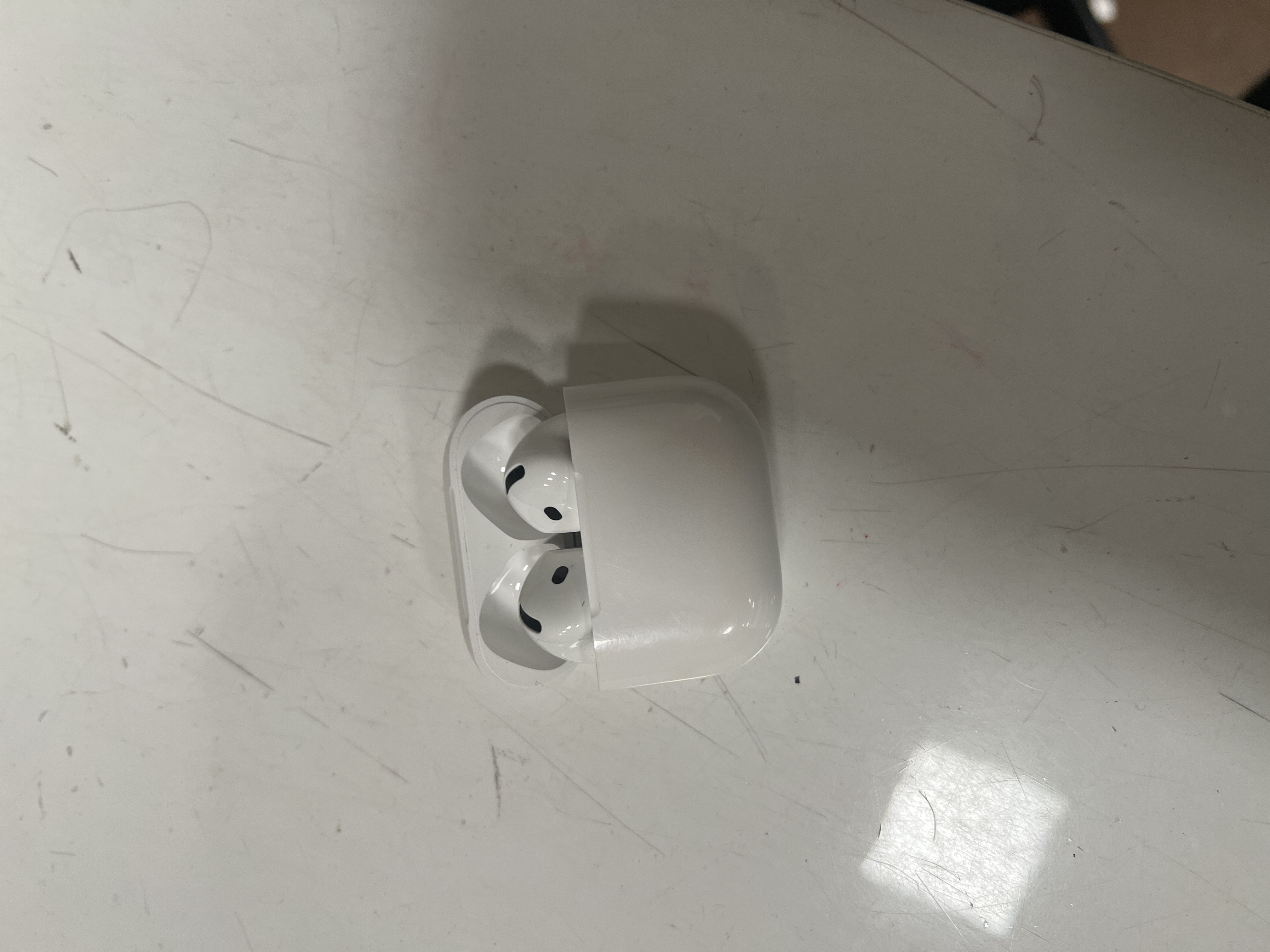 BRILLESS Custodia Ricarica Wireless Per AirPods 4a Gen - Batteria 620 BRILLESS Custodia Ricarica Wireless Per AirPods 4a Gen - Batteria 620