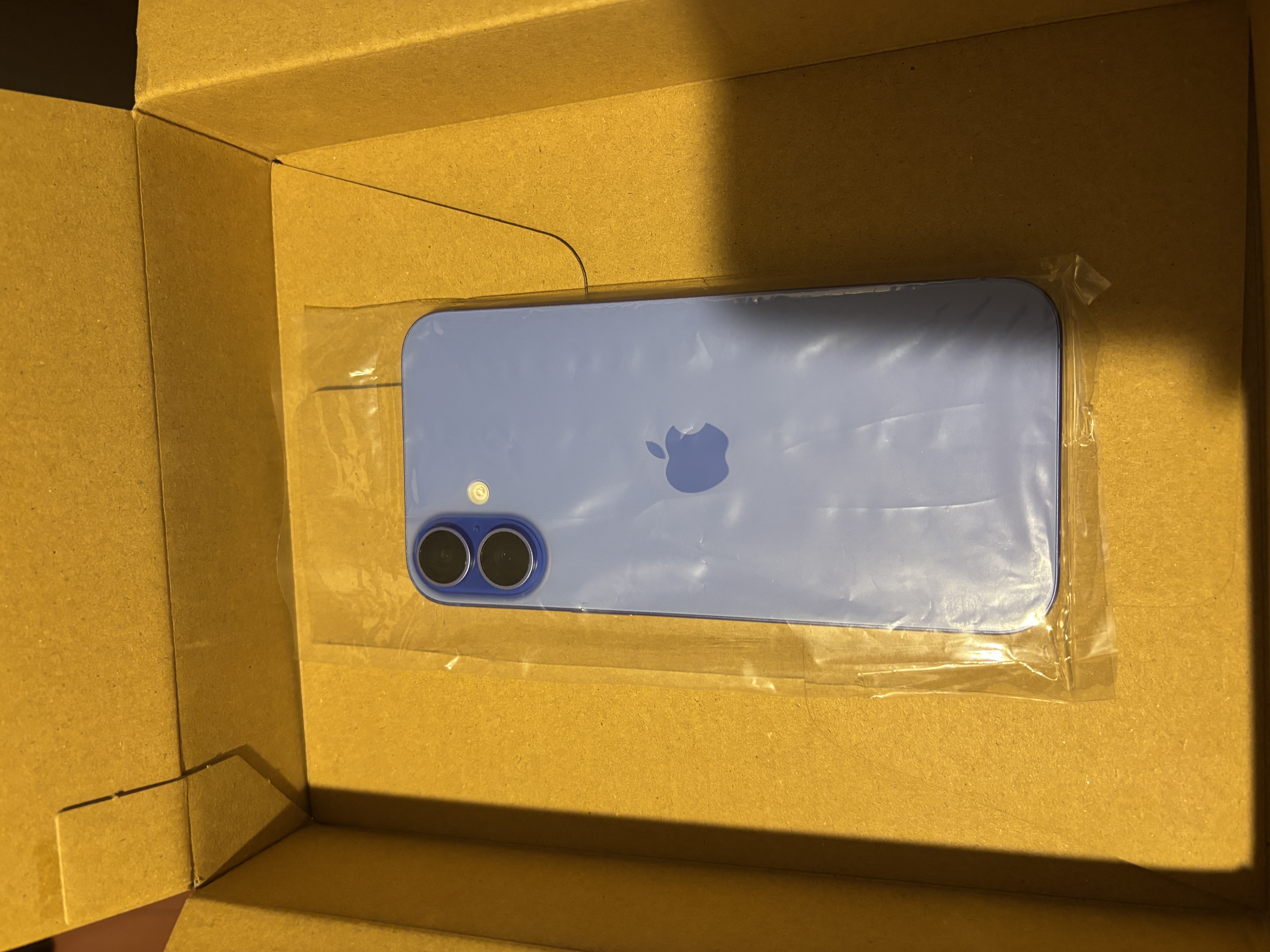 iPhone 16 Plus 中古整備品(リファービッシュ) をお得に購入 | Back Market