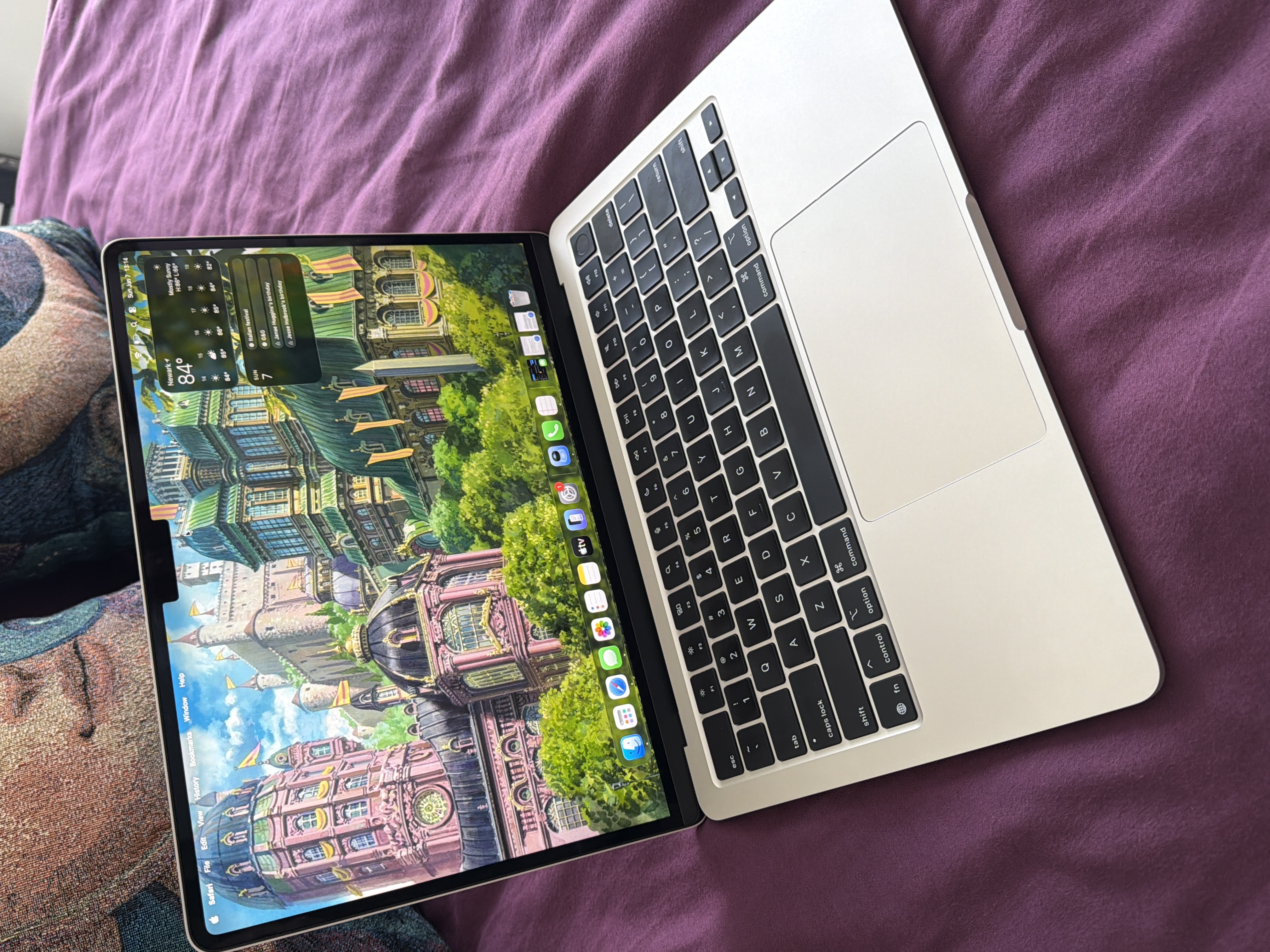 MacBook Air (2025) 15-inch - Apple M4 10-core and 10-core GPU