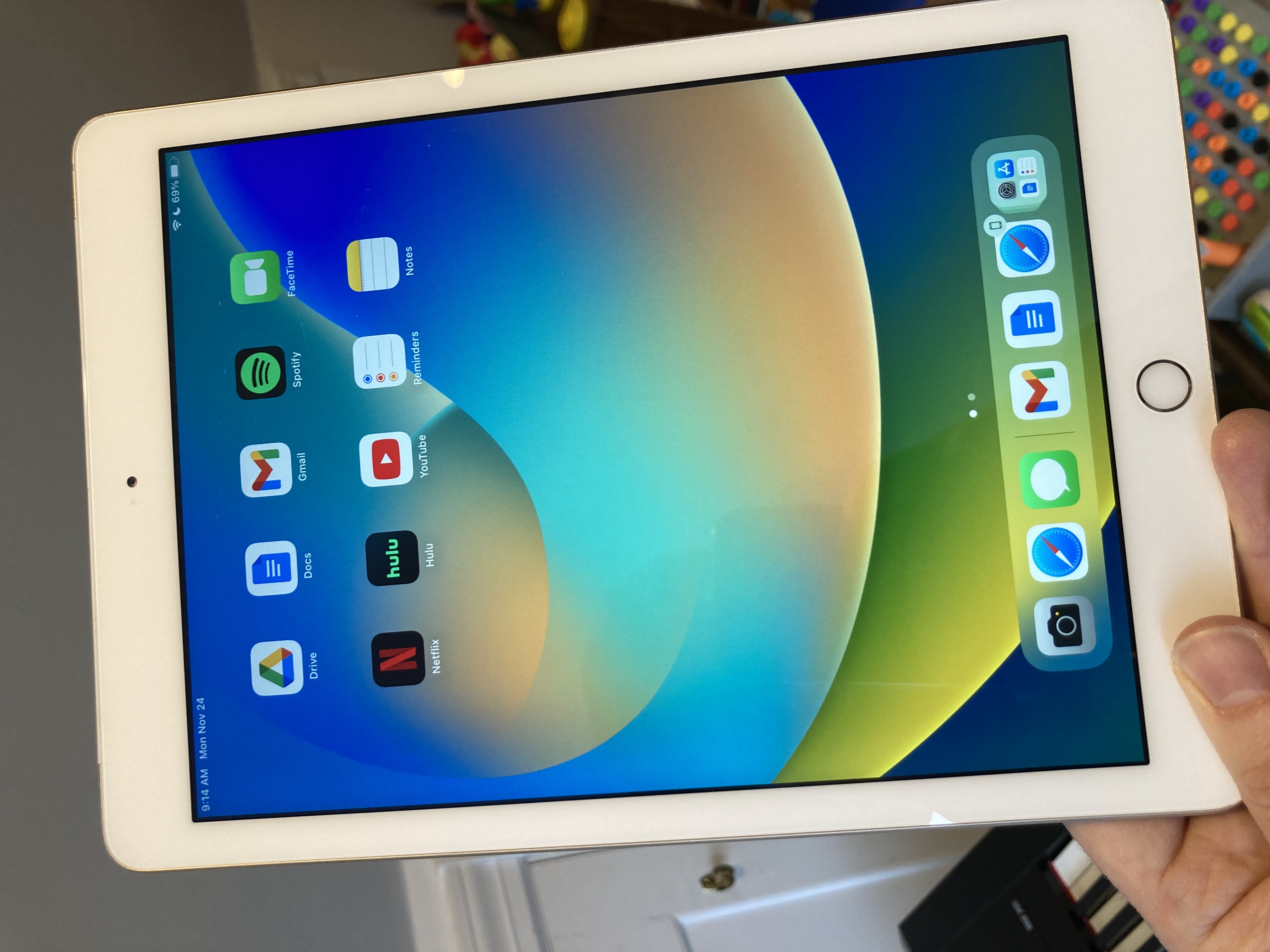 iPad 9.7-inches (2017) 5th gen 32 GB - Wi-Fi + 4G - Space Gray