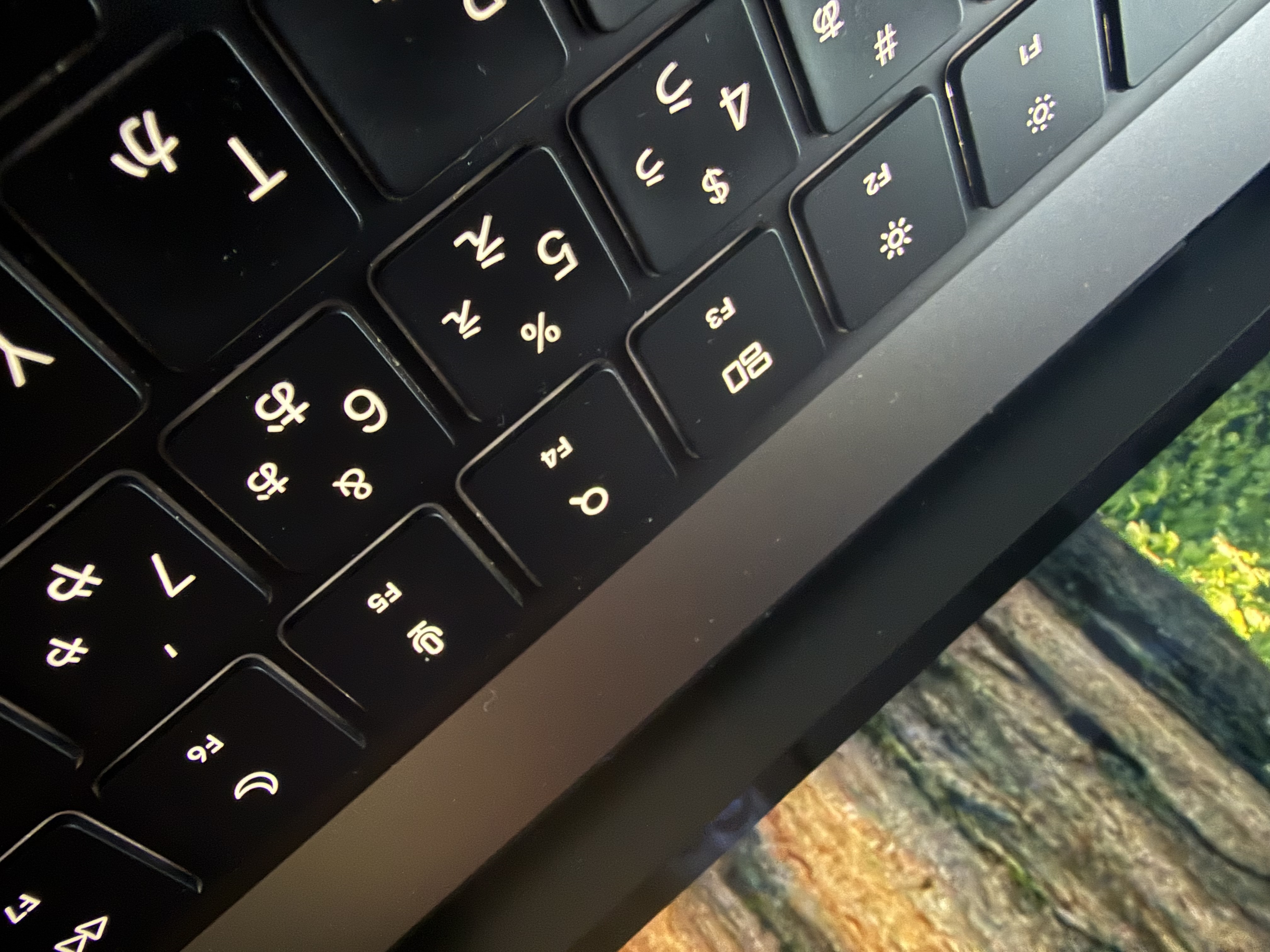 MacBook Pro 16 インチ (2021) - Apple M1 Max 10-コア と 24-コア GPU