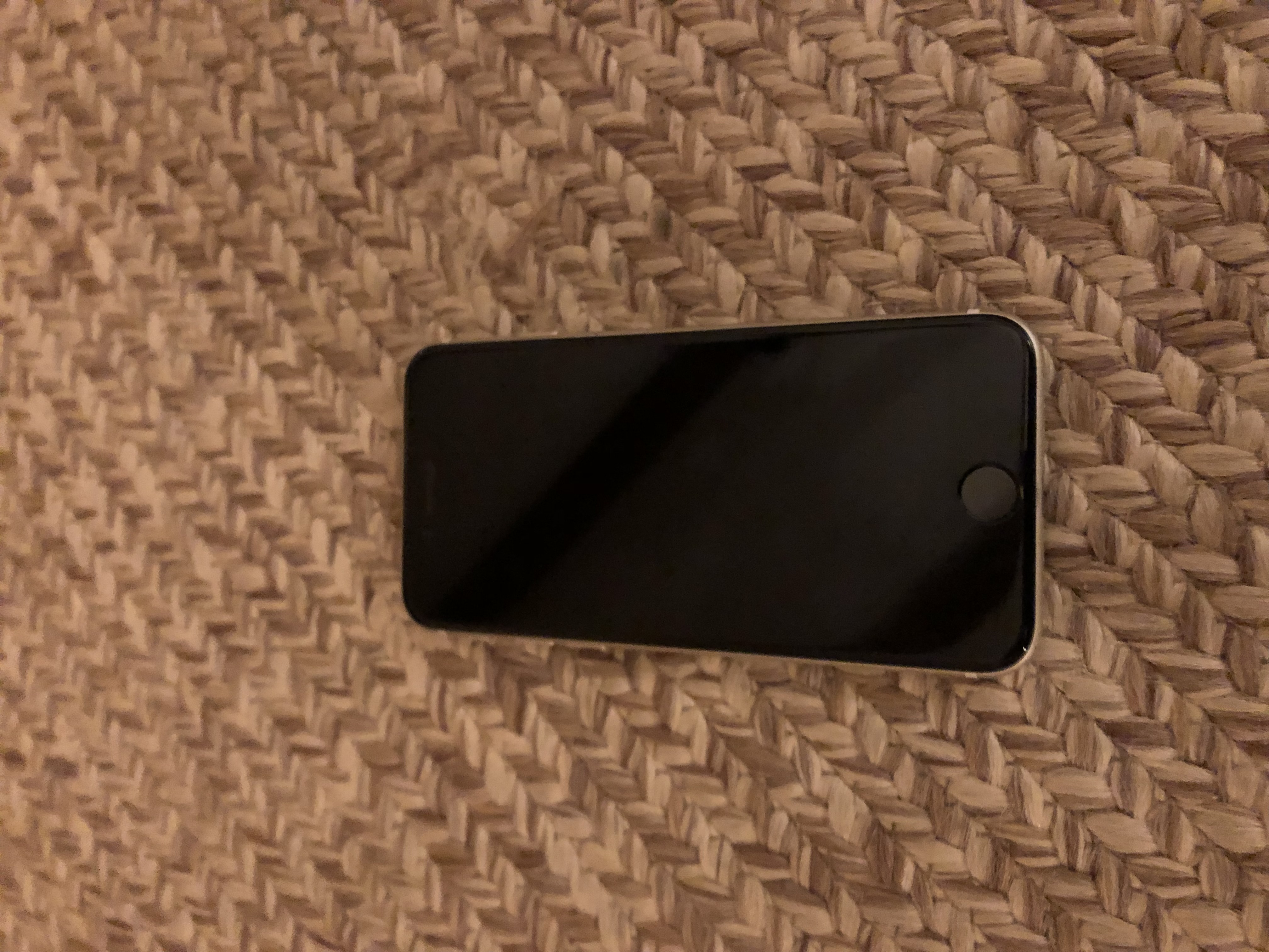 iPhone SE (2022) 128GB - Midnight - Locked AT&T | Back Market
