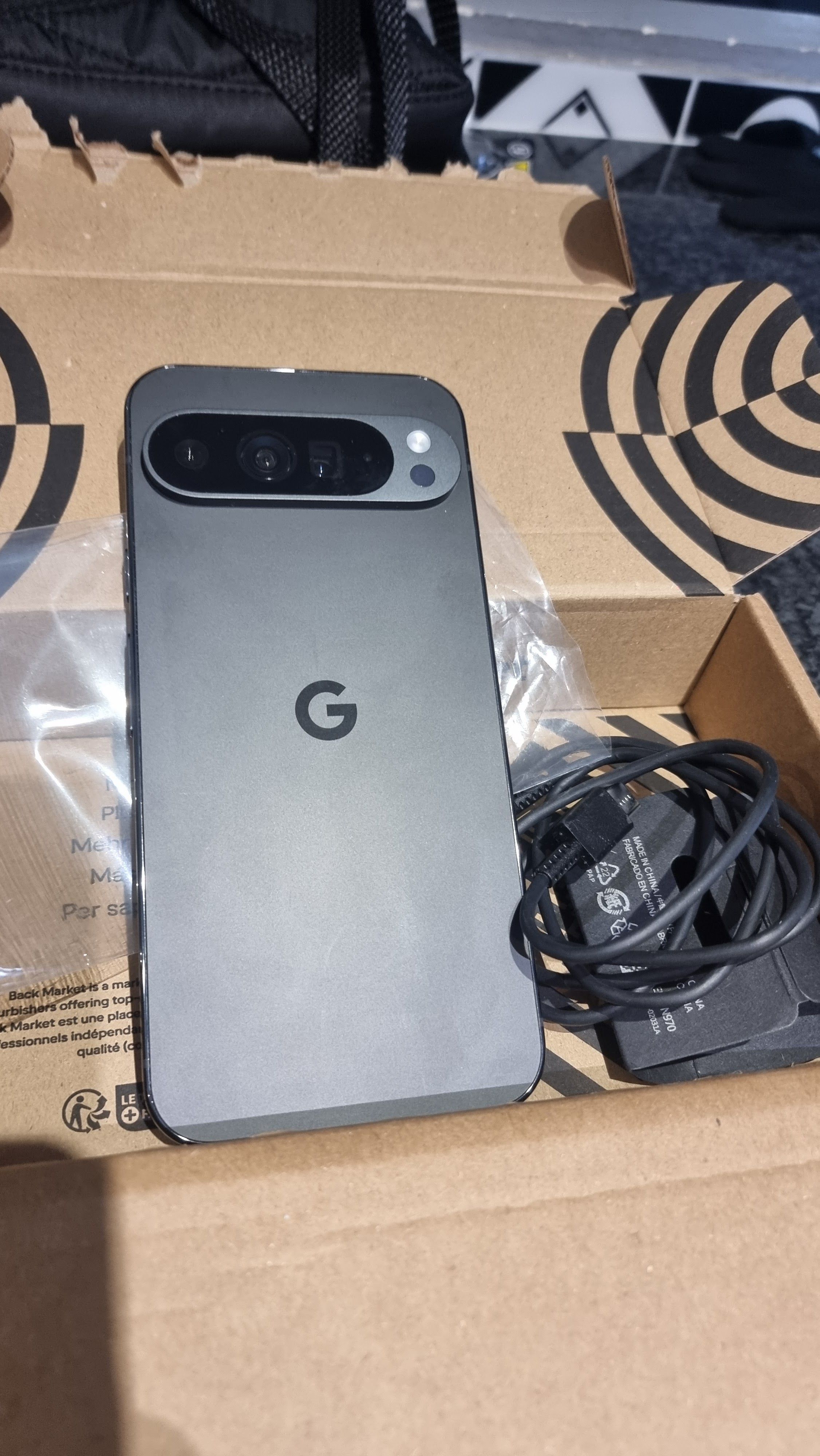 Google Pixel 9 Pro XL 5G 128 Go - Gris - Reconditionné En Assez Bon état - 16 Go RAM - Double SIM