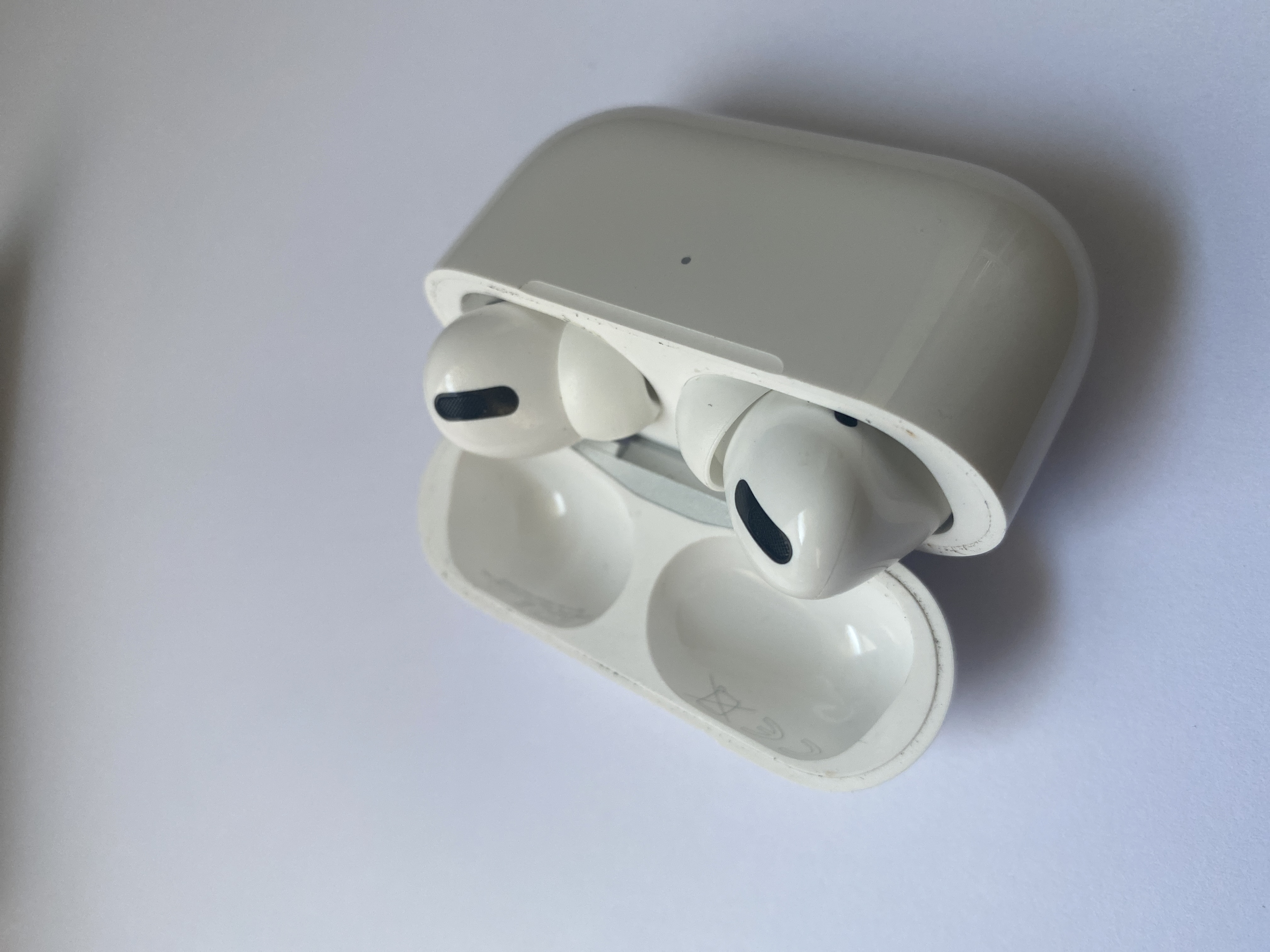 Apple AirPods Pro 1st gen (2021) - MagSafe Charging case | Back Market