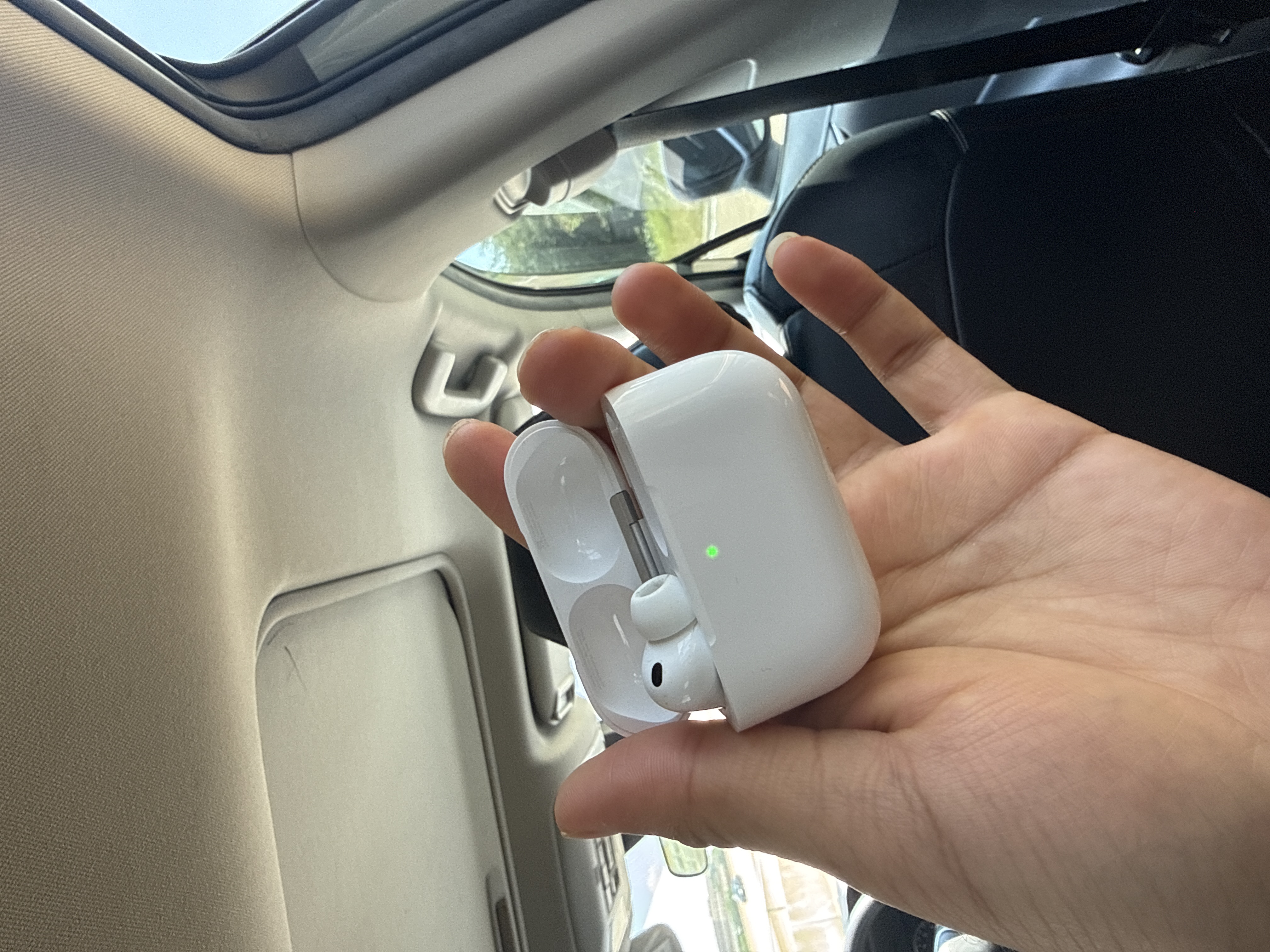 Apple AirPods Pro 3rd gen (2025) - Wireless (USB-C) Charging case