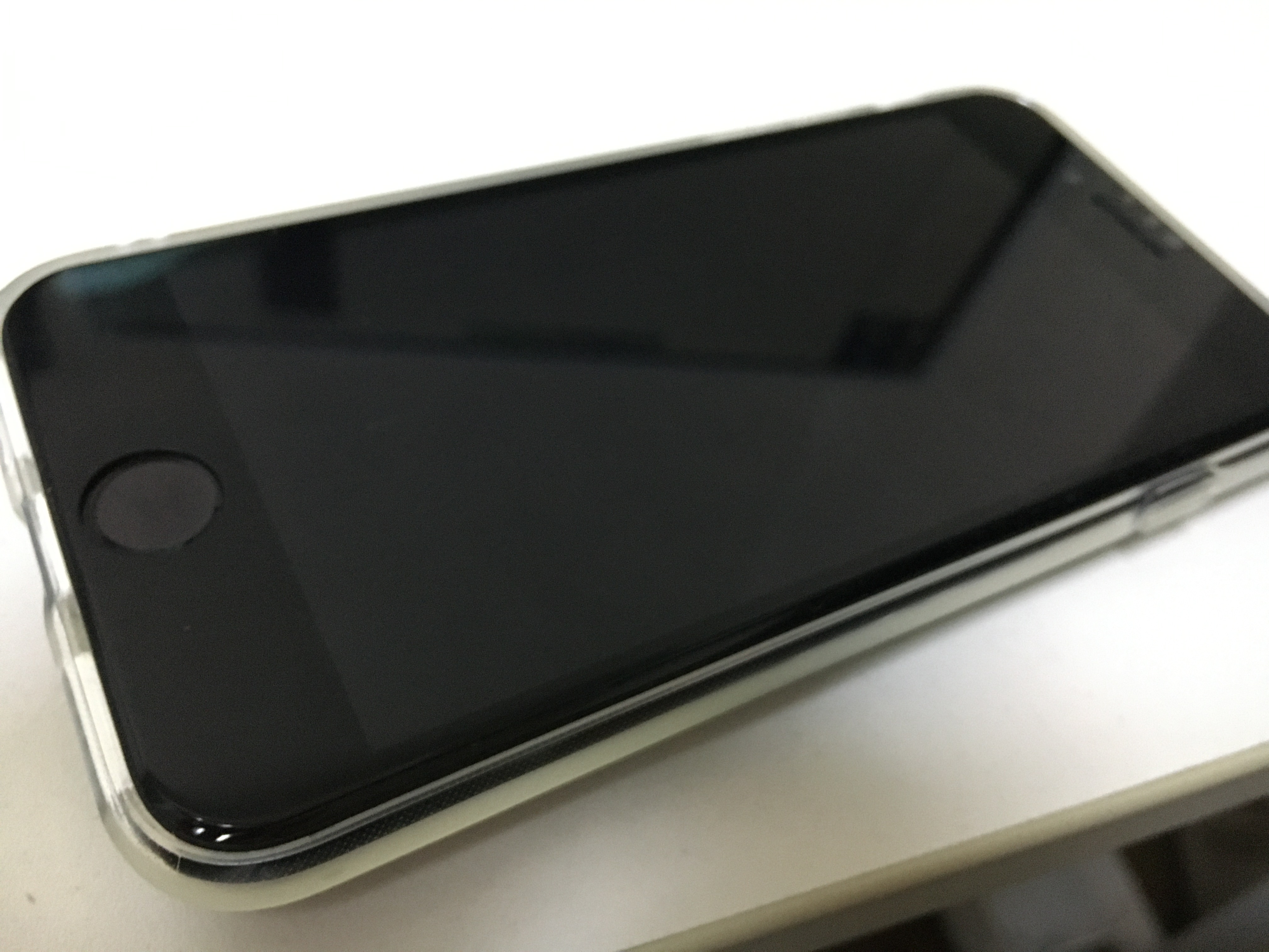 Apple iPhone seホワイト 背面ひびあり iPhone SE（第2世代） SE2 第2世代 純正 バックパネル Cランク