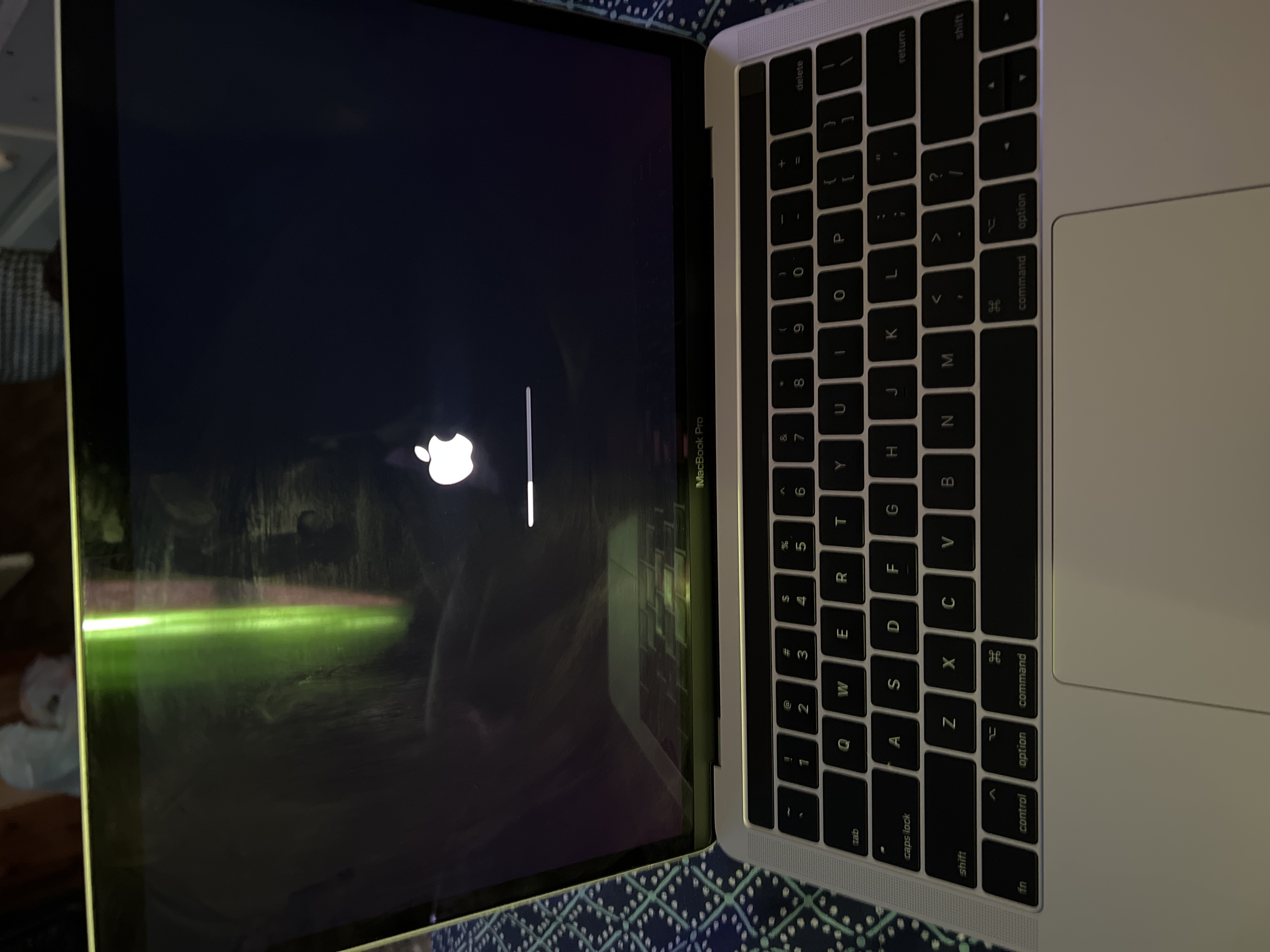 MacBook Pro Retina 13-inch (2017) - Core i5 - 16GB - SSD 512GB