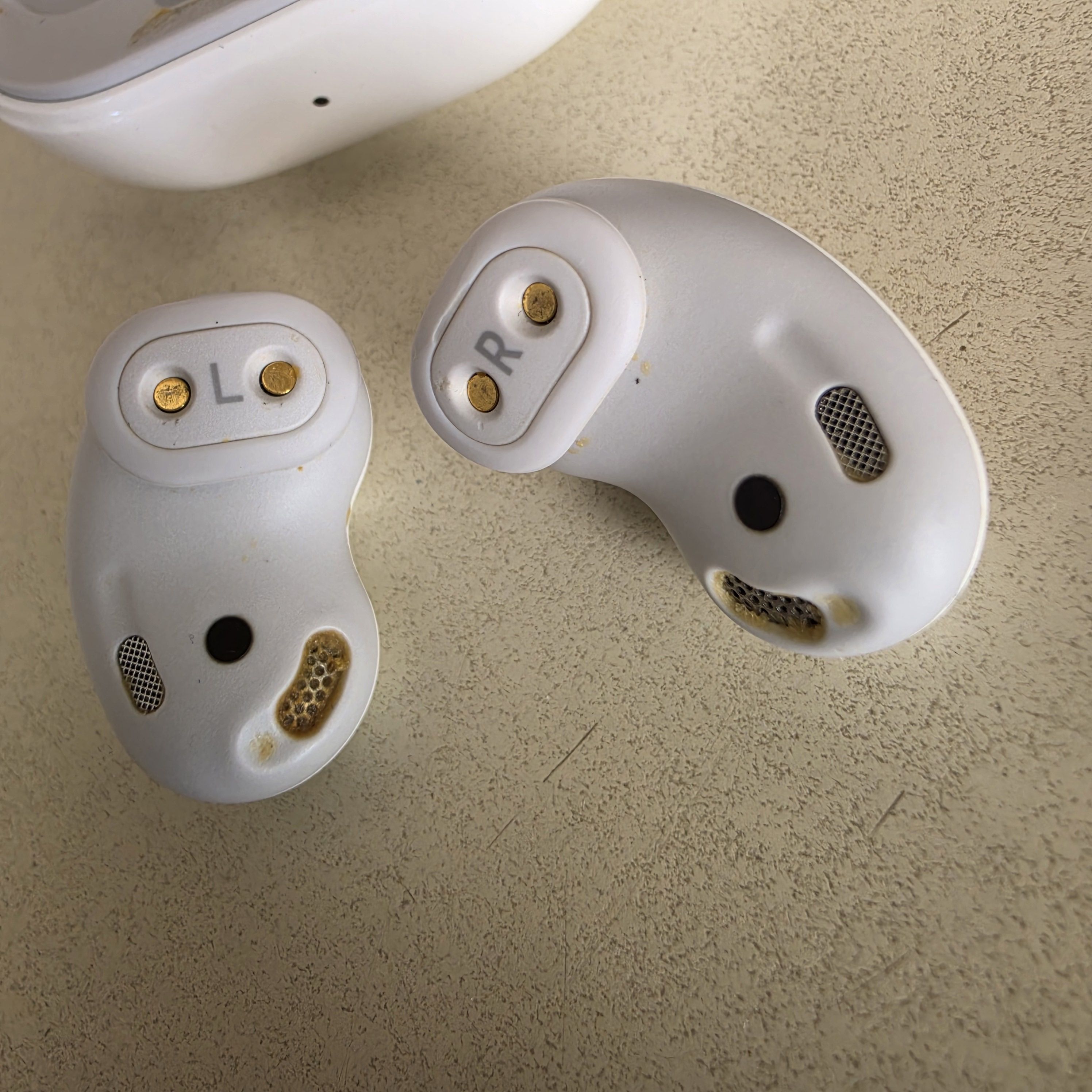 Galaxy Buds Live Earbud Noise-Cancelling Bluetooth Earphones