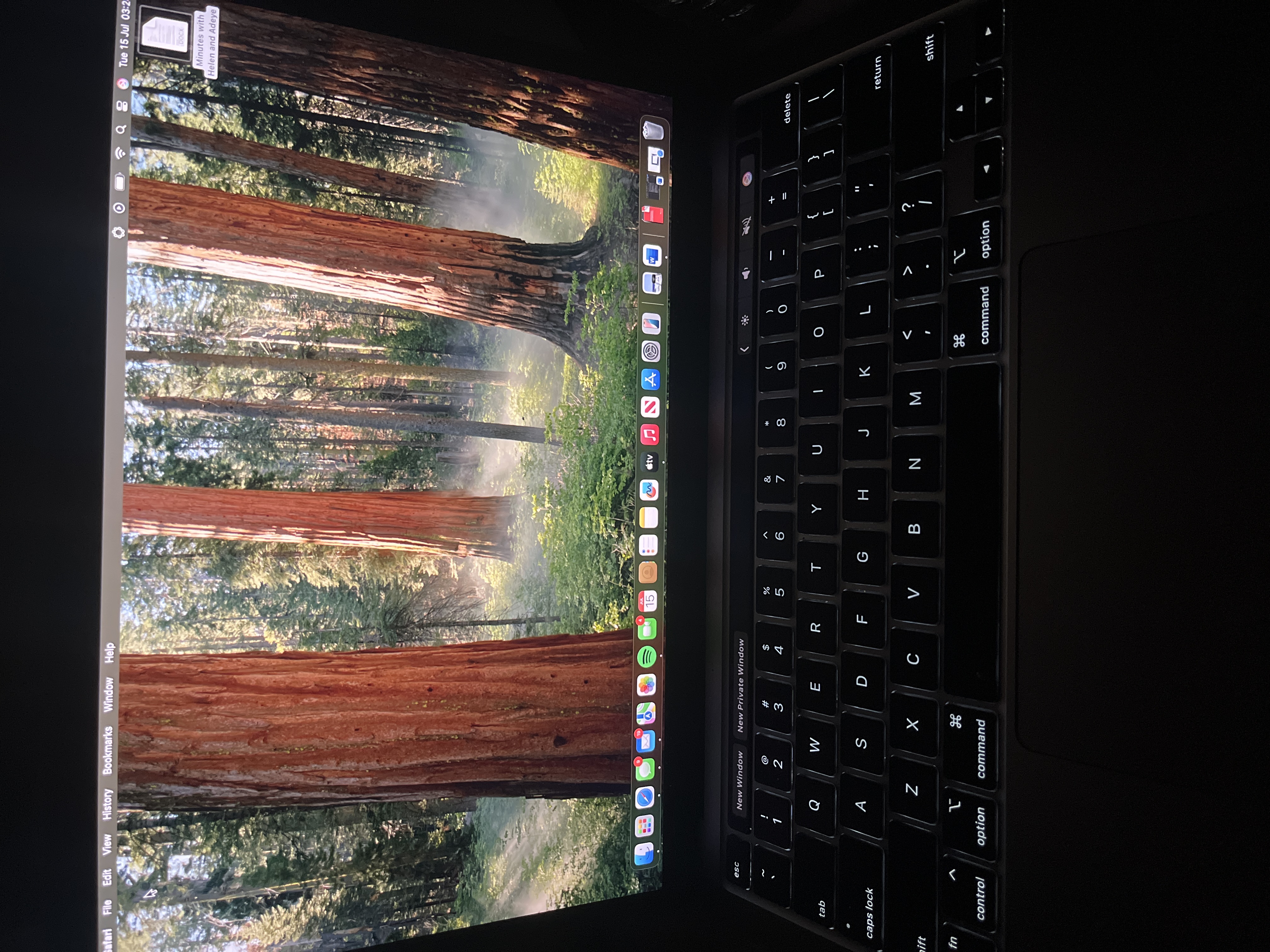 MacBook Pro 13-inch (2020) - Apple M1 8-core and 8-core GPU - 8GB