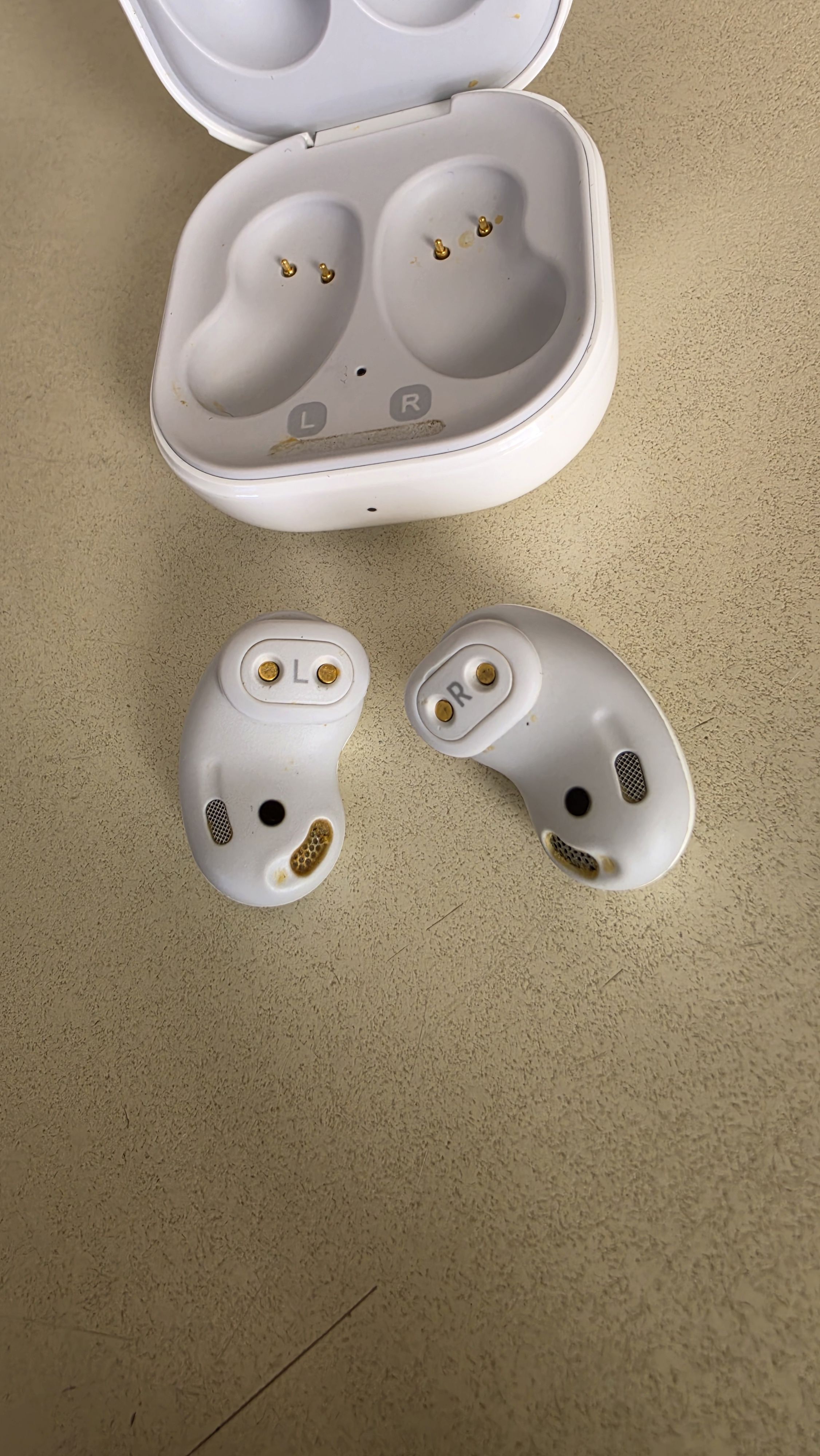 Galaxy Buds Live ホワイト　たけちゃん Galaxy Buds Live Earbud Noise-Cancelling Bluetooth Earphones