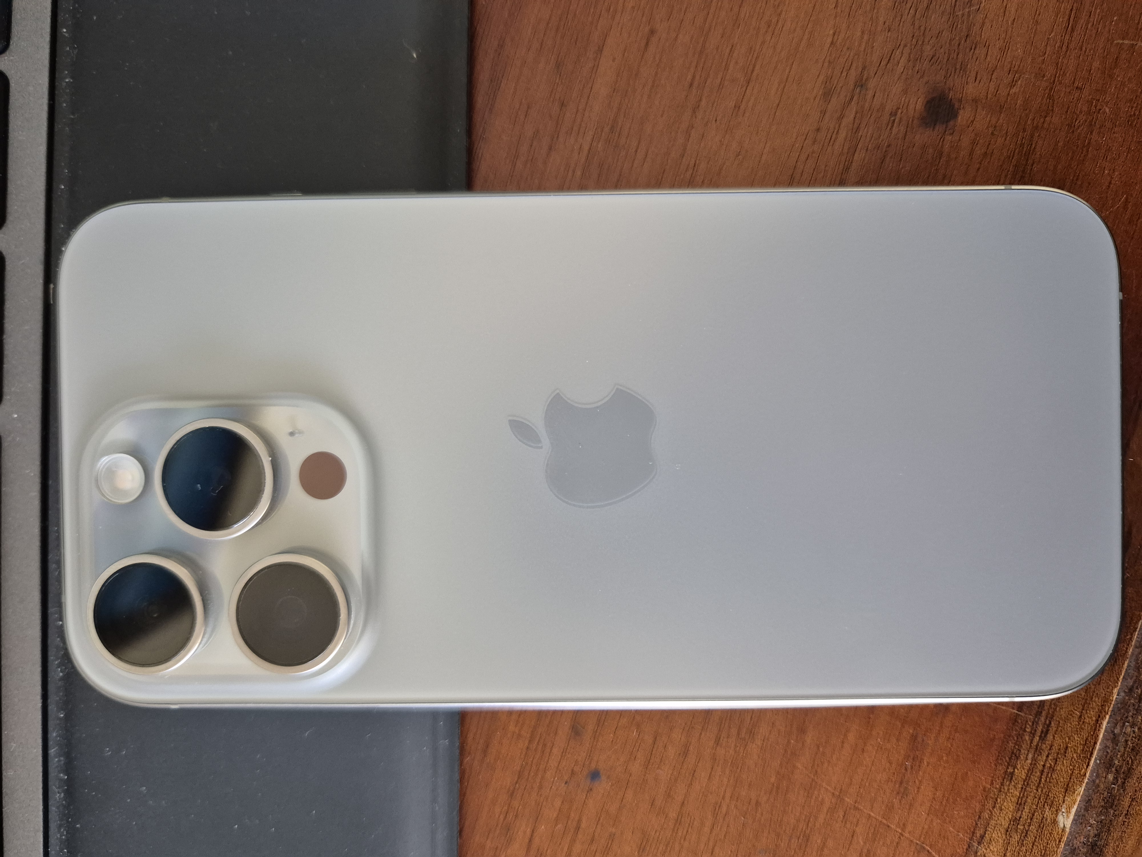 iPhone 15 Pro 512GB - ホワイトチタニウム - Simフリー 【整備済み