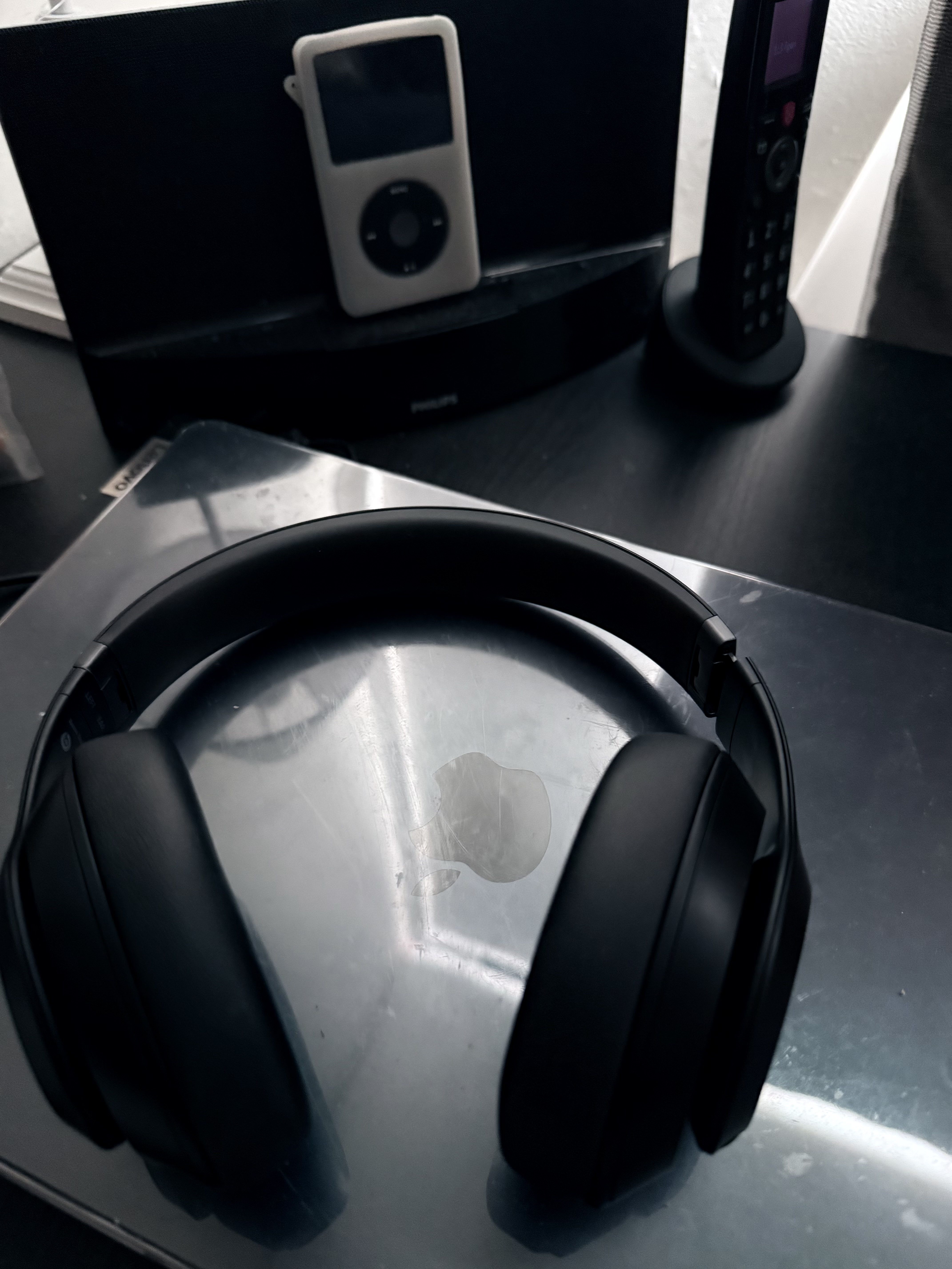 Beats Studio Pro noise-Cancelling wireless Headphones with