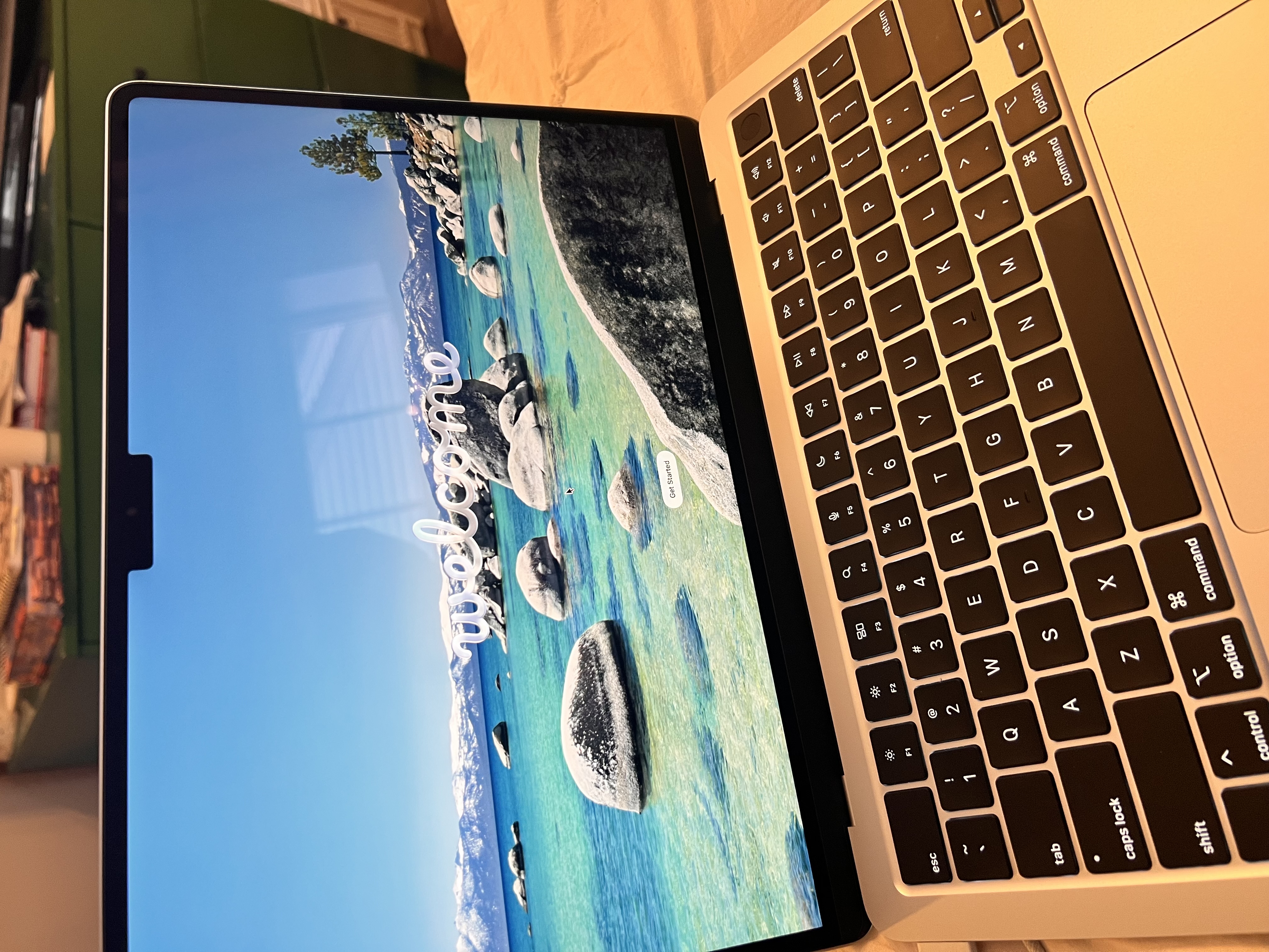 MacBook Air (2025) 15-inch - Apple M4 10-core and 10-core GPU