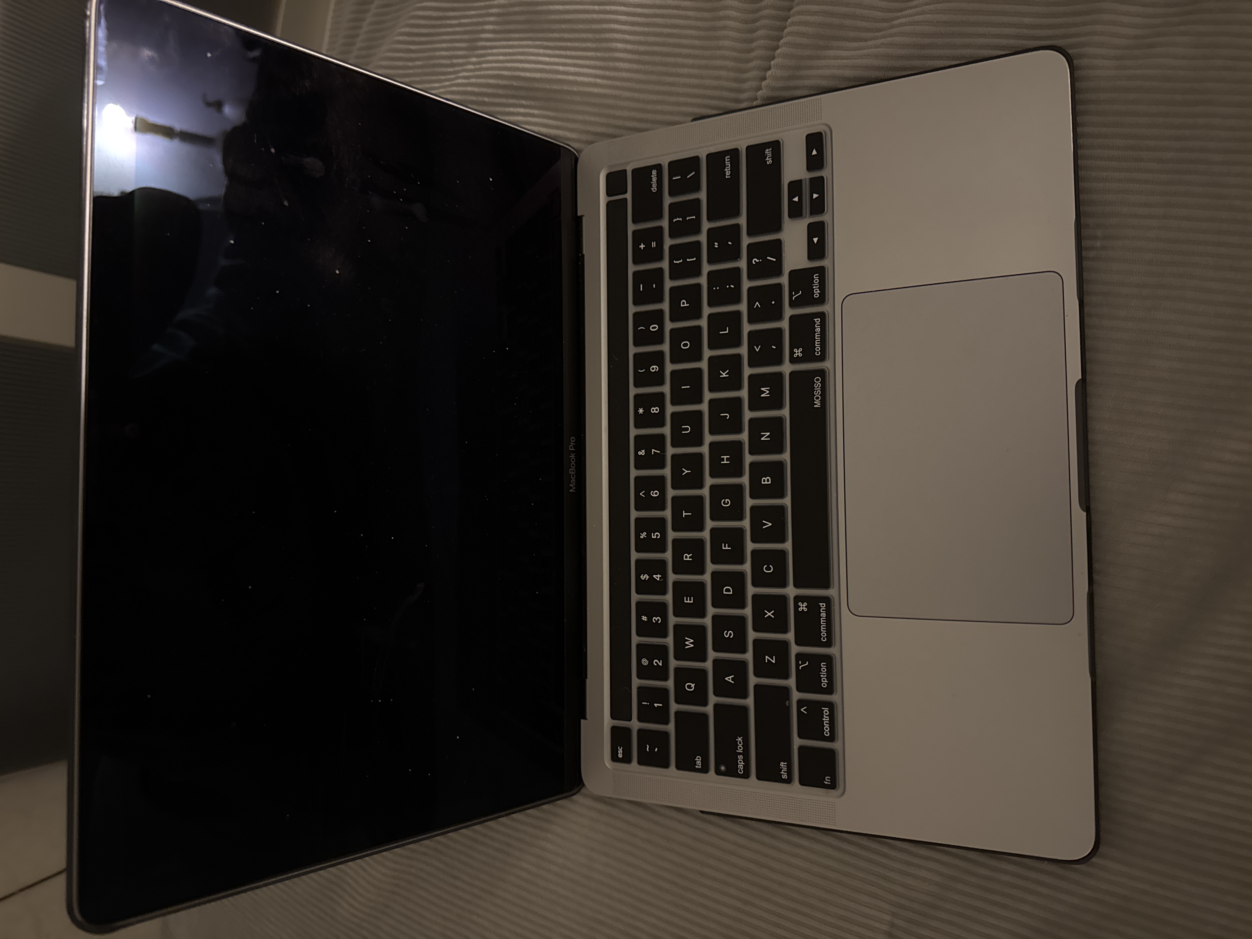 MacBook Pro (2020) 13-inch - Apple M1 8-core and 8-core GPU - 16GB