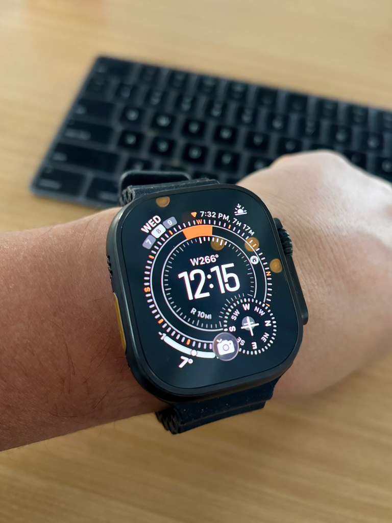 Apple Watch Ultra 2 (2024) GPS + Cellular 49 mm - Titanium Black