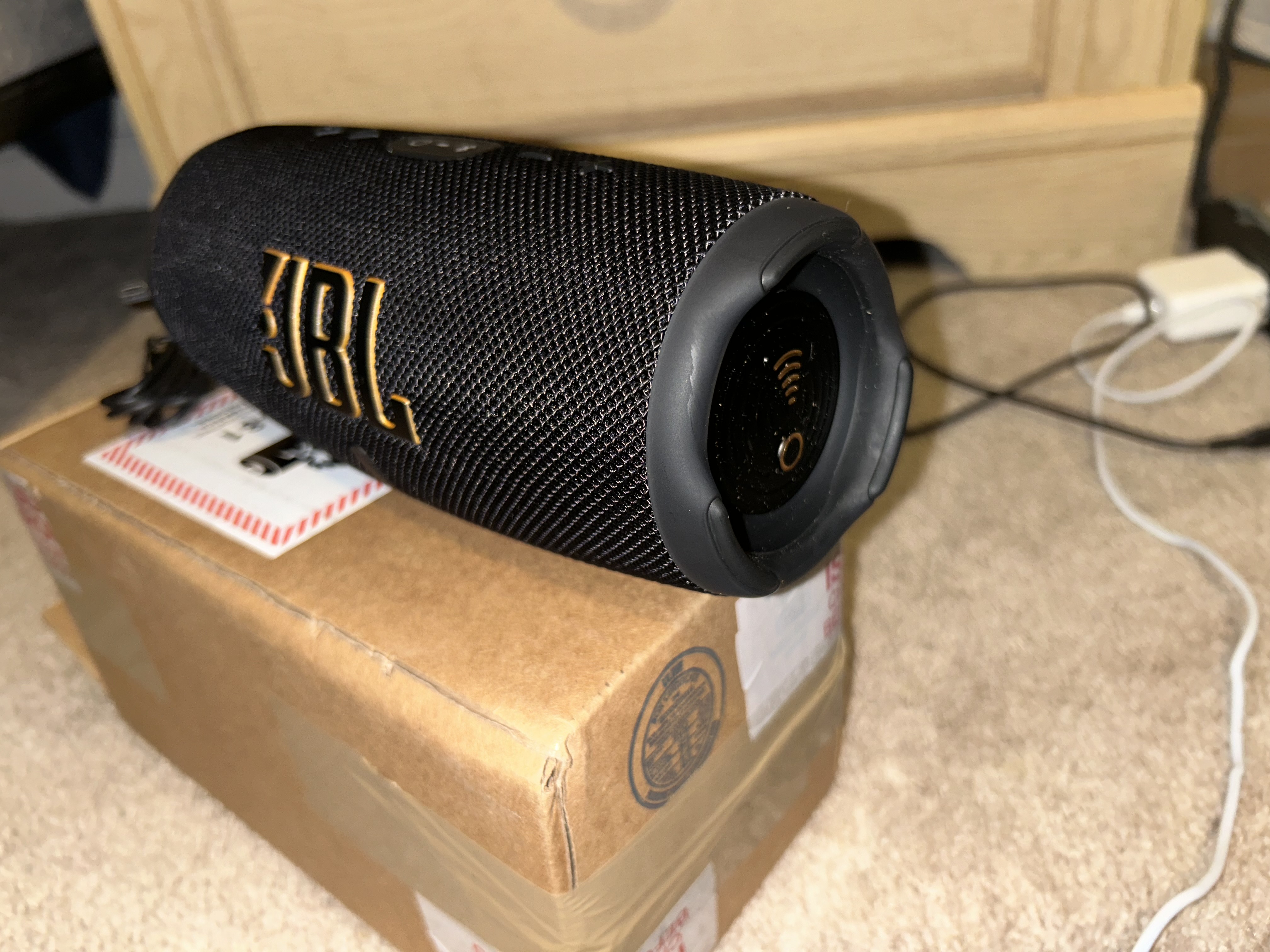 JBL Charge 5 Bluetooth speakers - Black | Back Market