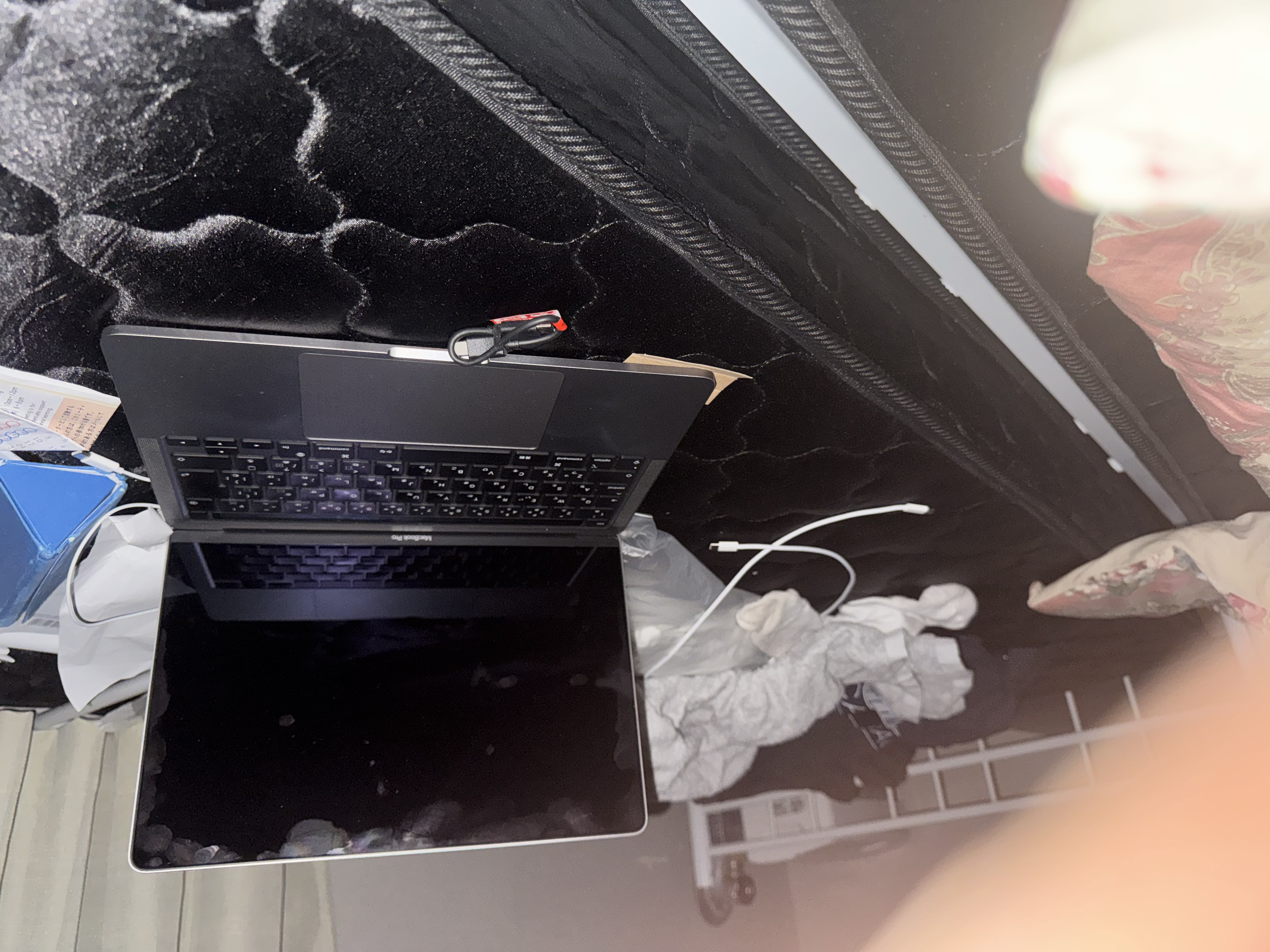 MacBook Pro 13 インチ (2020) - Apple M1 8-コア と 8-コア GPU