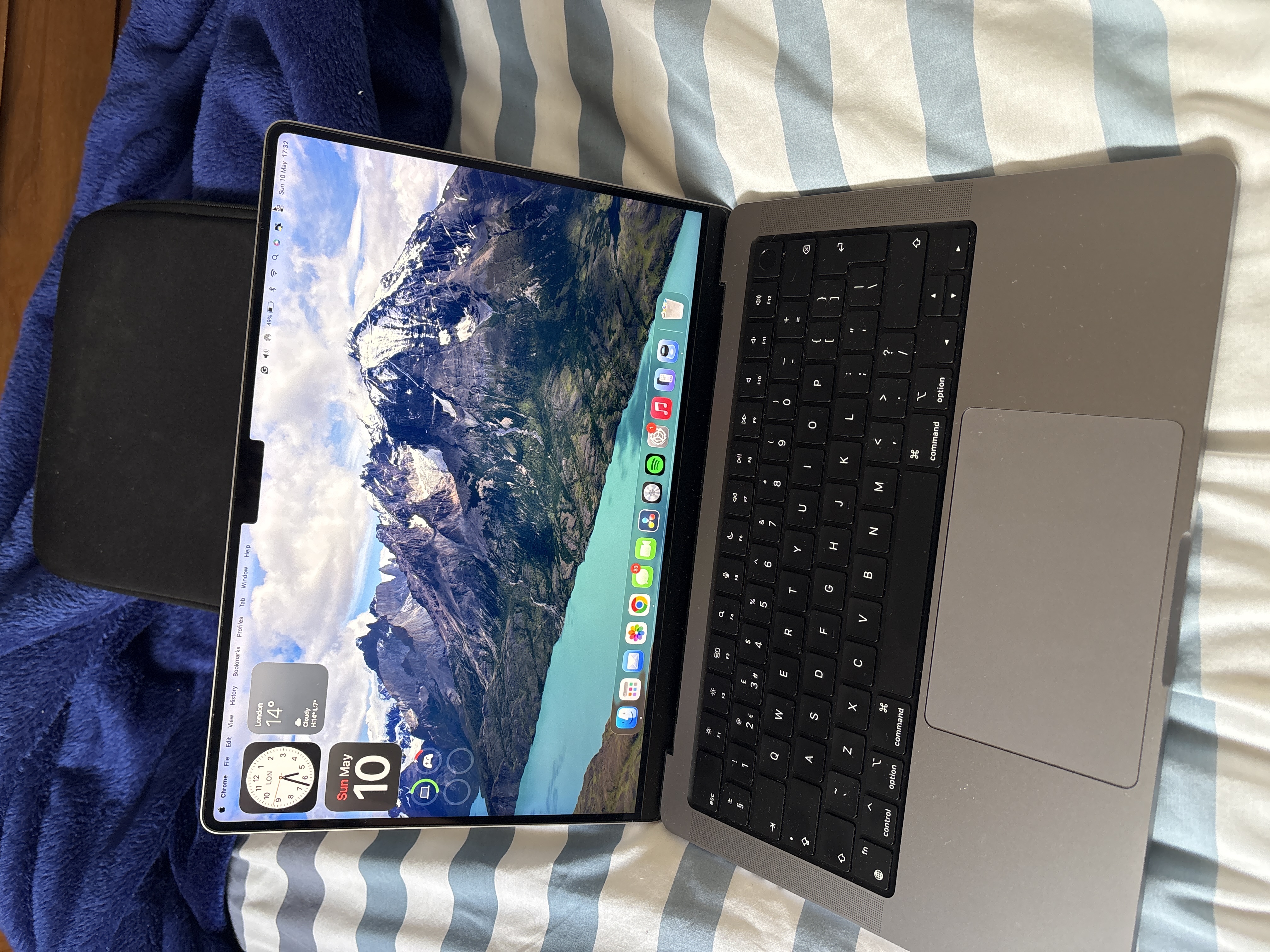 MacBook Pro 14-inch (2021) - Apple M1 Max 10-core and 32-core GPU