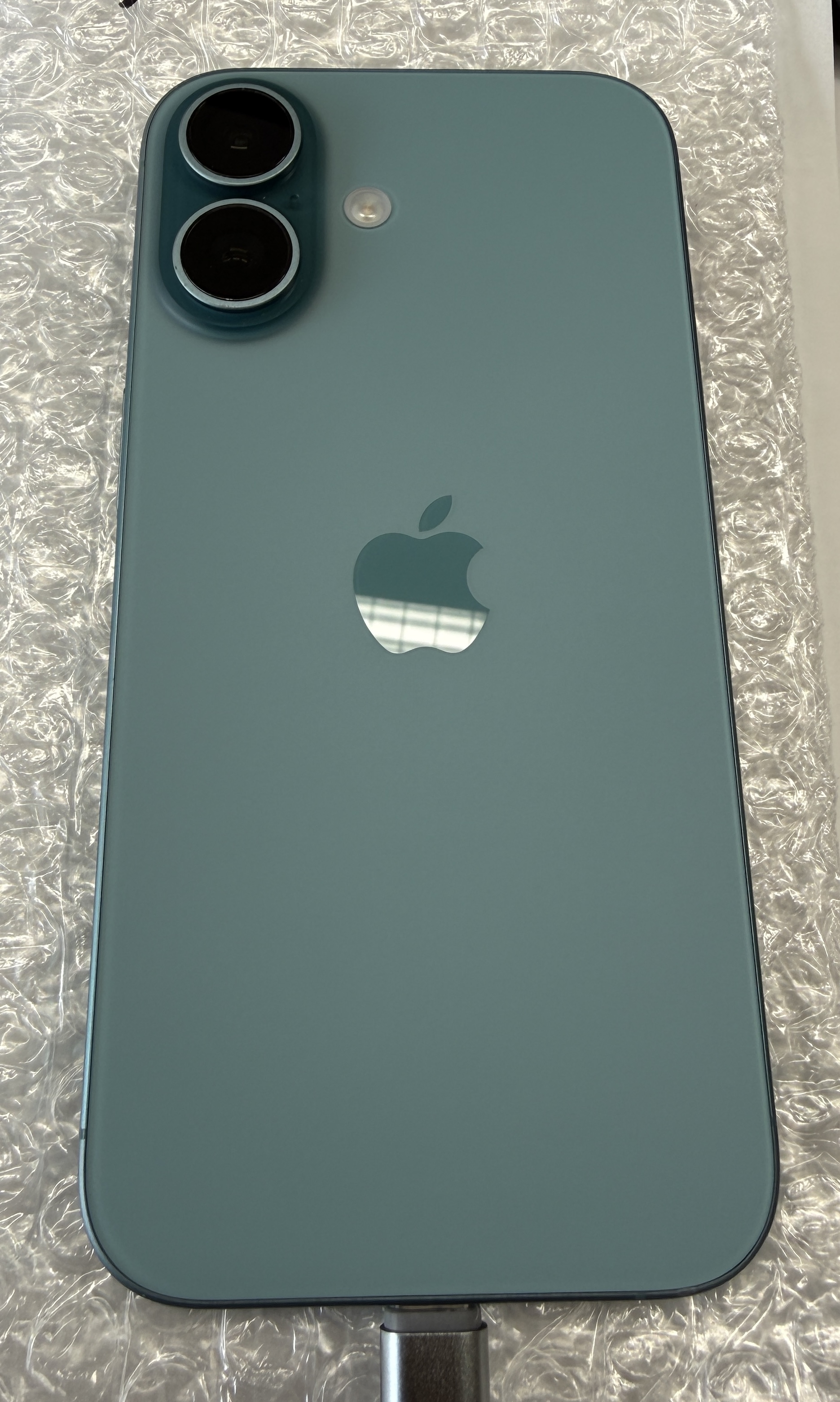 はまさん専用【美品】iPhone 16e ブラック 海外版 Amazon.co.jp: 展示用模型 iPhone 16e / ブラック モックアップ (旧型