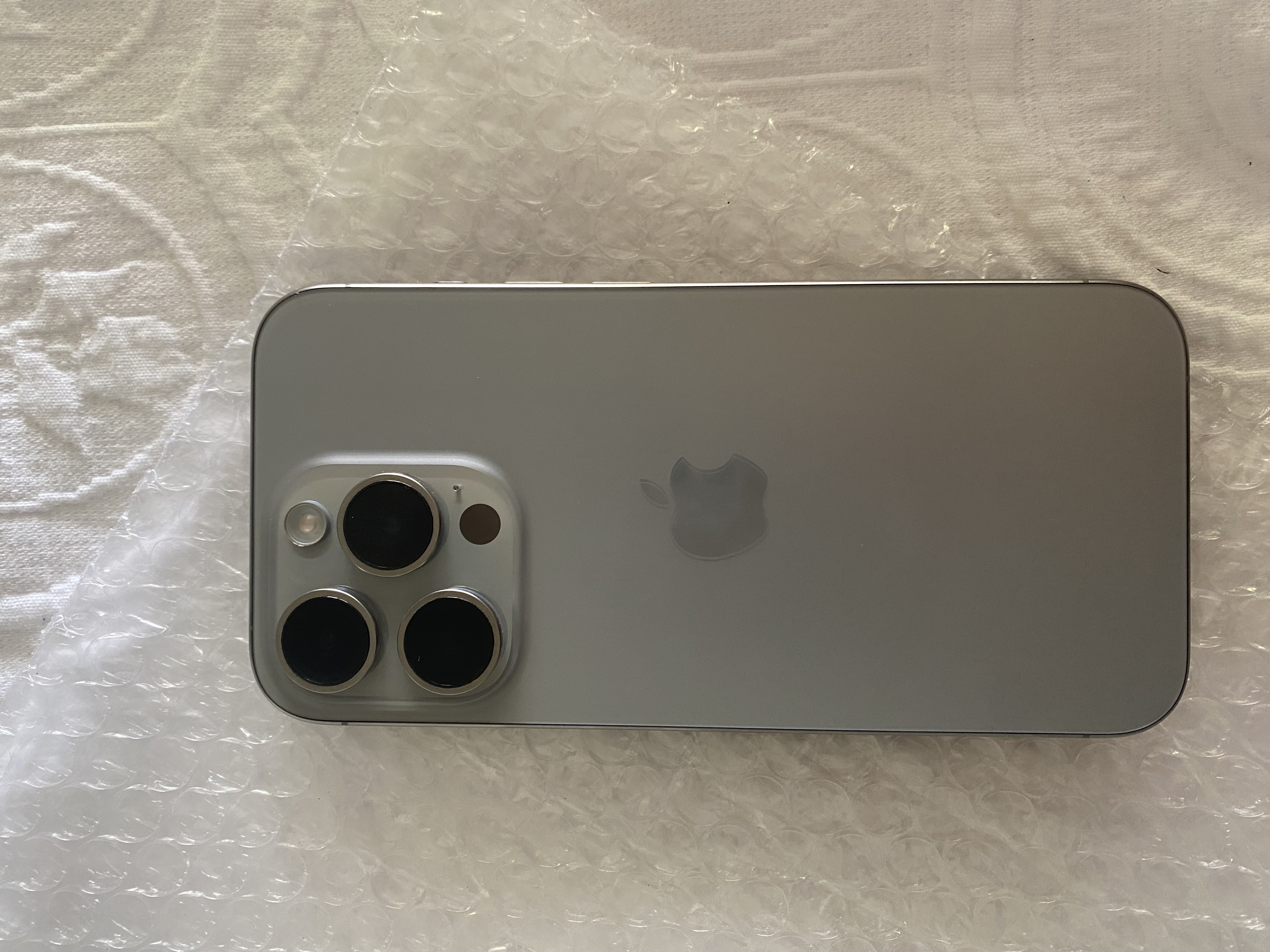 iPhone 15 Pro リファービッシュ品 | Back Market